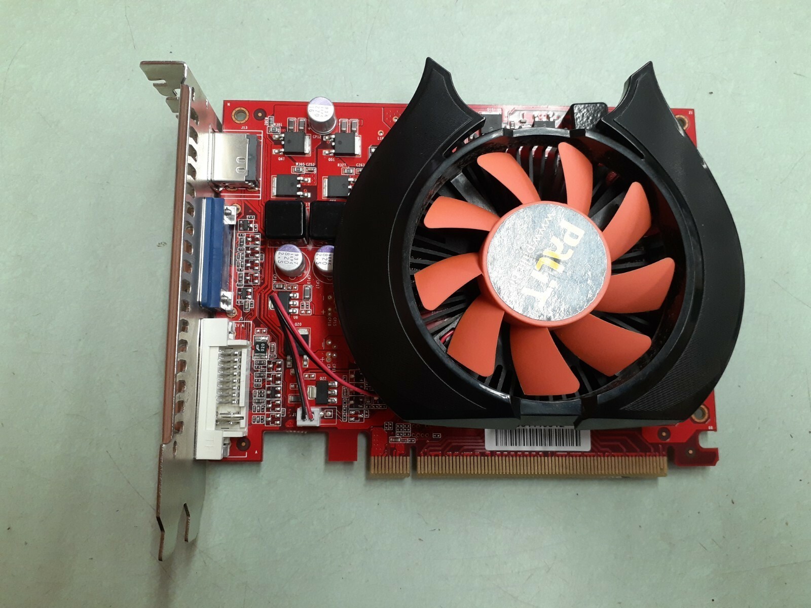 PALIT GT240 512M GDDR3 128B CRT DVI HDMI Card NE3T2400FHD51-N2166