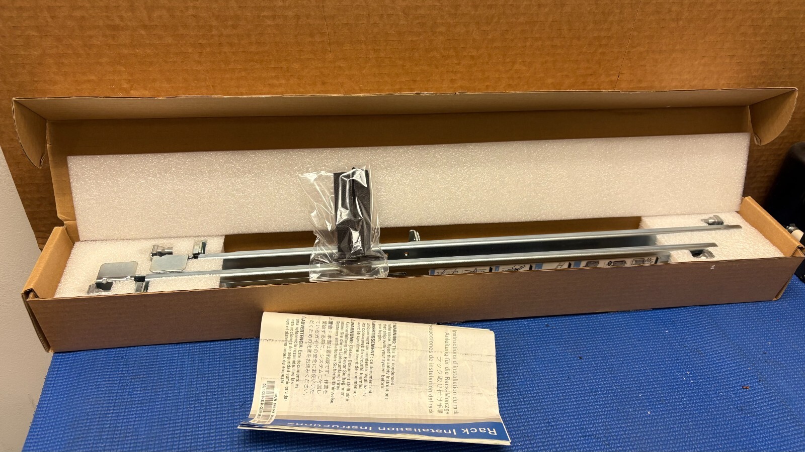 DELL 0J643G KIT, RCKRL,2/4PST,1U/2U,STAT