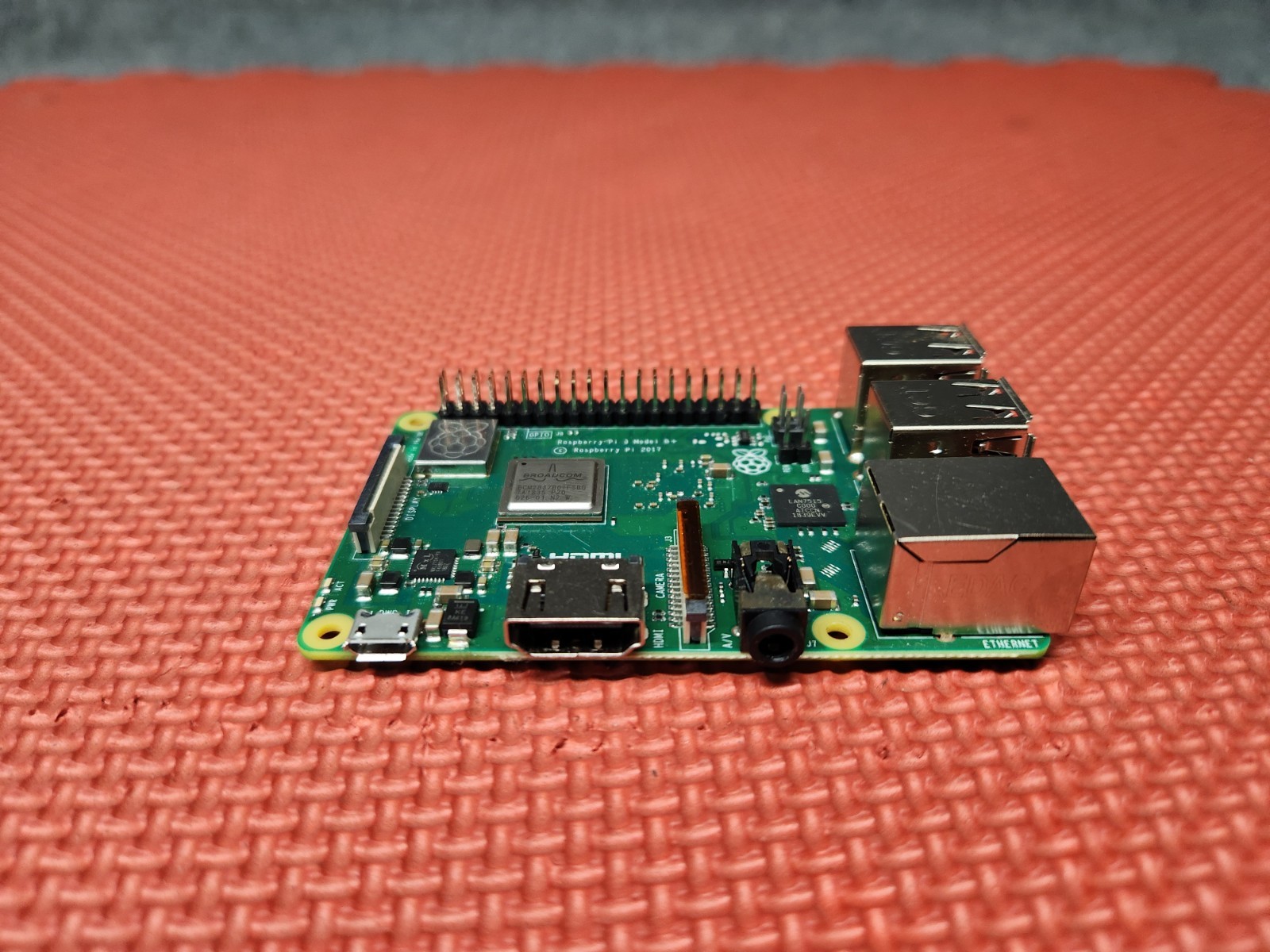 Raspberry Pi 3 Single Board Computer Model B+ *Tested-Working*