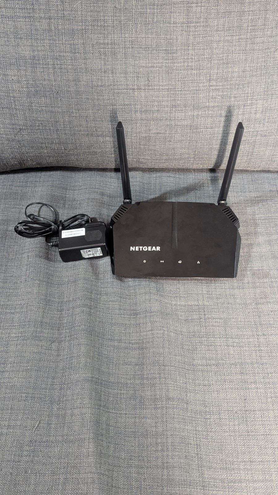 NETGEAR R6080 Dual Band Fast Ethernet Smart AC1000 Wifi Router With Power Cable