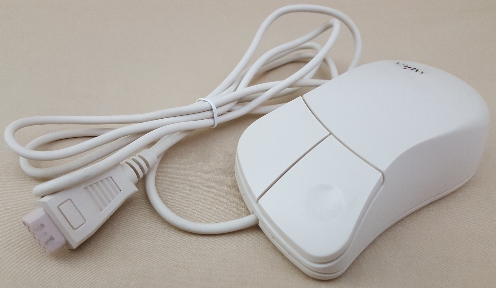 WHITE 2-Button 9pin Amiga Mouse for ANY Commodore Amiga 500 1200 2000 3000 4000