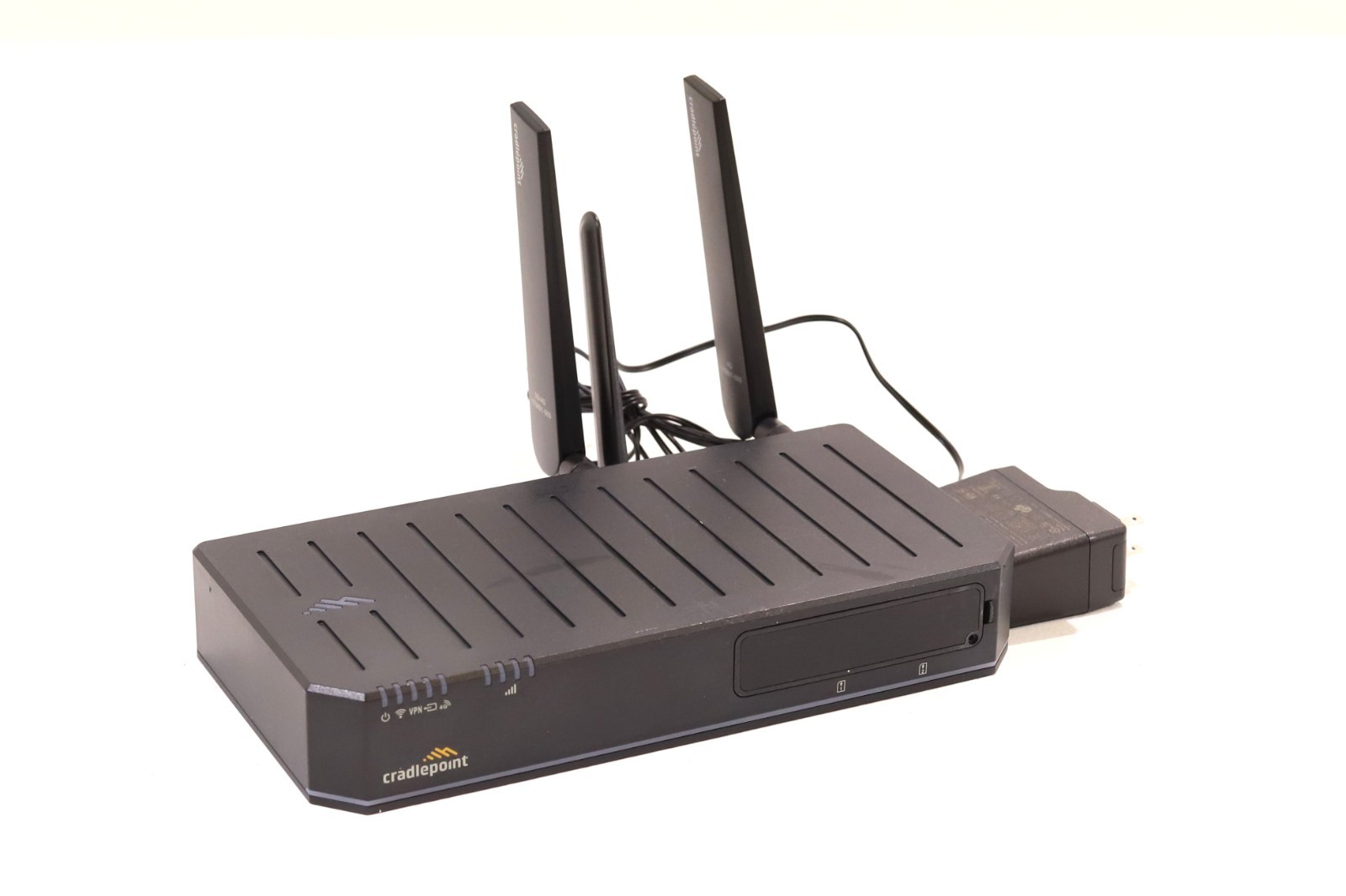 CradlePoint E300 S5A118A Wireless Router W/Adapter & Antenna P/N:E300-C7C Tested