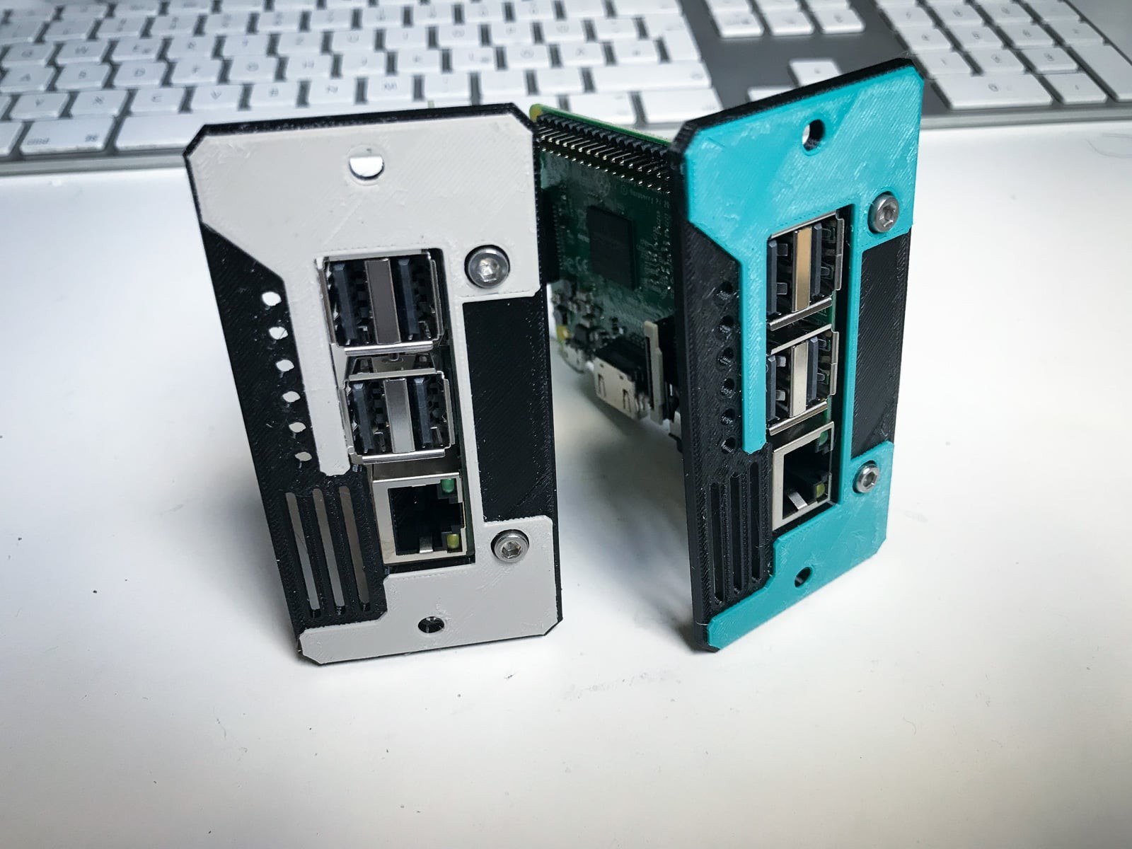 Rack Mount Adapter for Raspi 2 and 3 for modular 19 2U system 3D-Printed