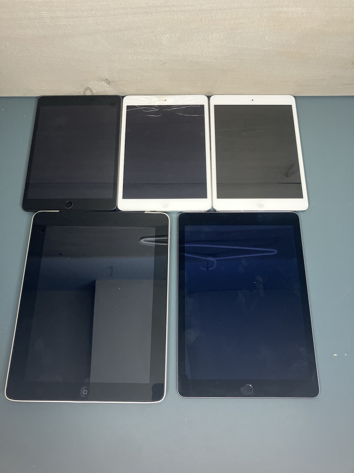 Lot of 5 Apple iPads – Mixed Models & Conditions – / Parts Read