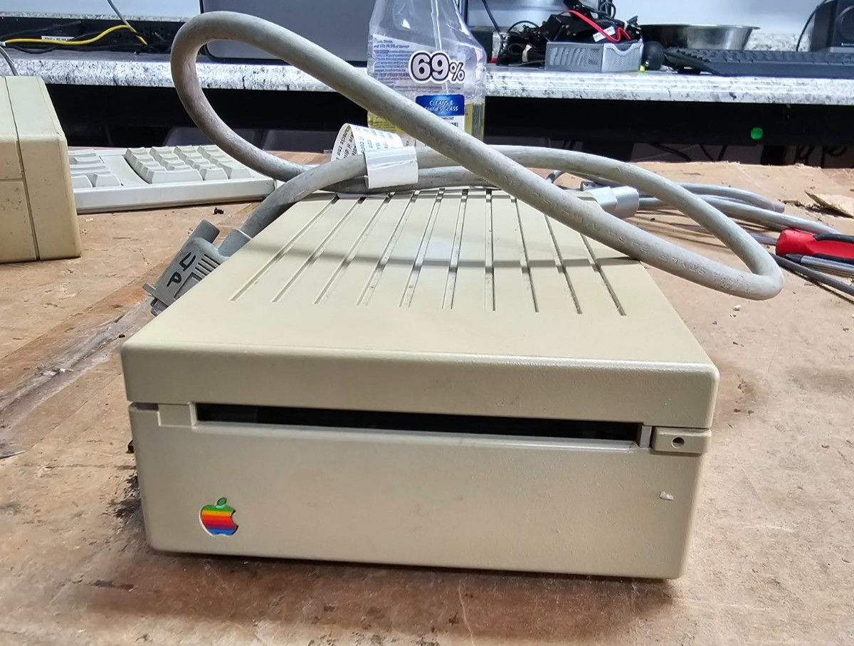 Retro Vintage Apple 3.5 External Floppy Disk Drive A9M0106 w/Cable 825-1304