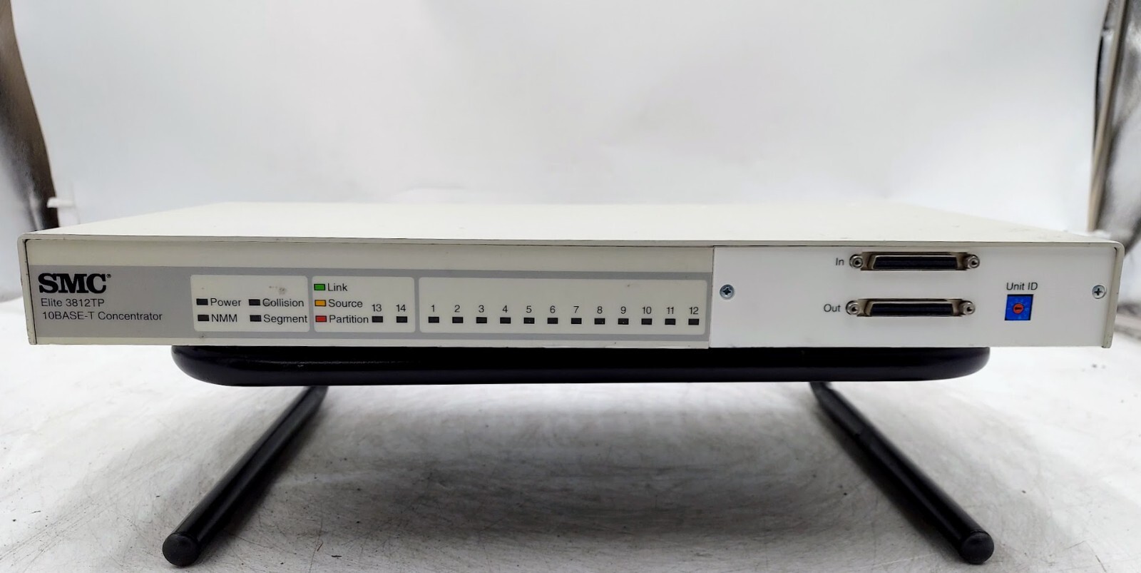 SMC 3812TP Standard Microsystems Corporation Elite 10BASE-T concentrator