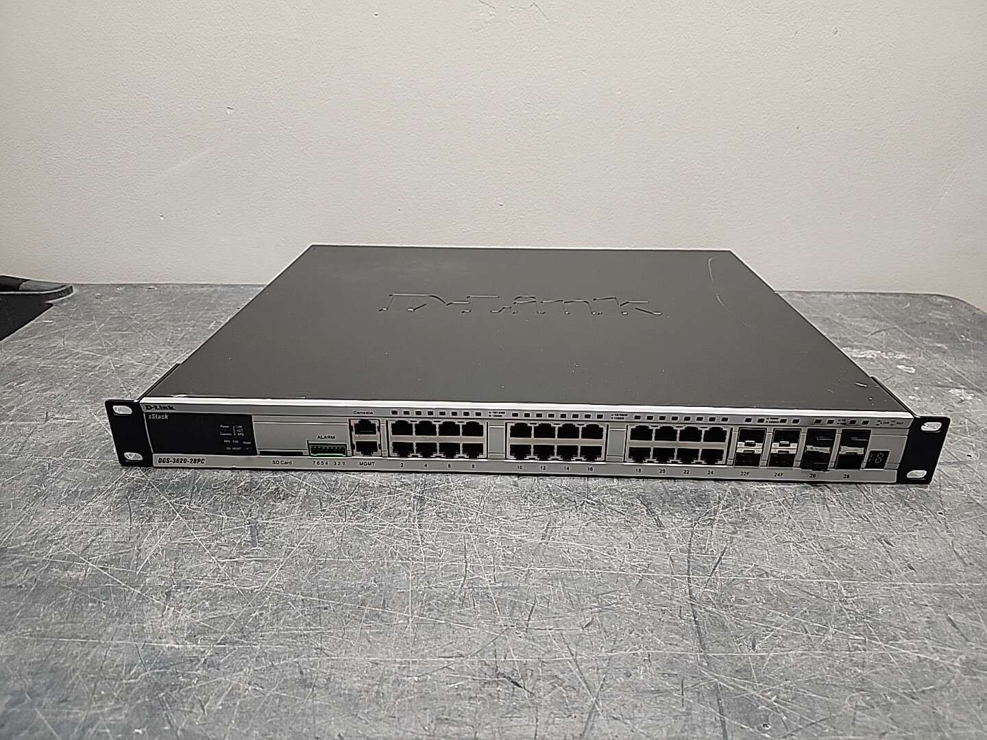 D-Link xStack, DGS-3620-28PC, 24 Port Network Switch __