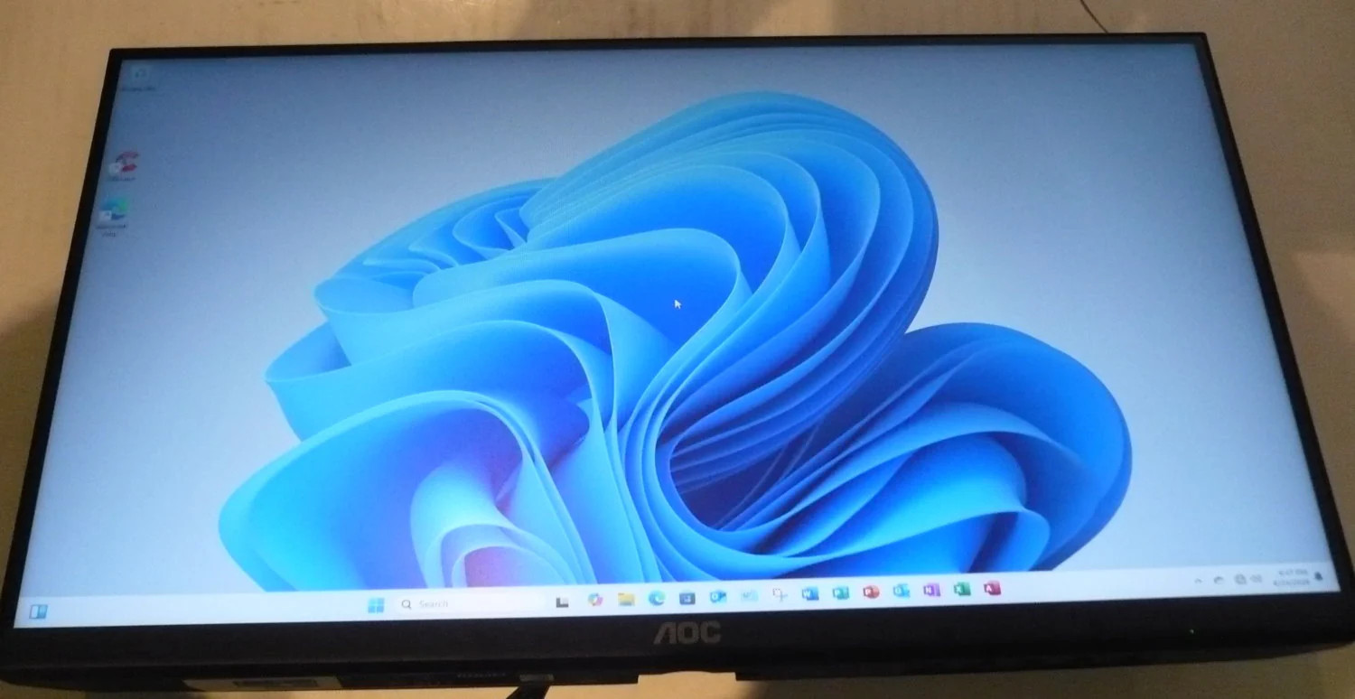 AOC 22BHM22 Monitor, NEW WITH STAND