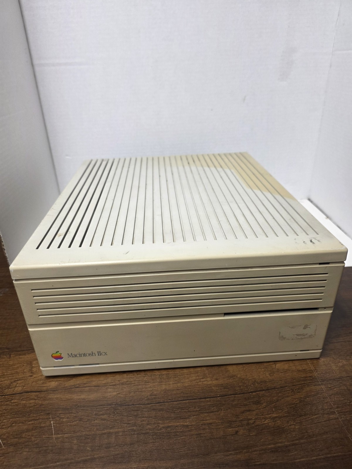 Vintage Apple Macintosh IIci Computer M5780 Desktop  1989 Powers On