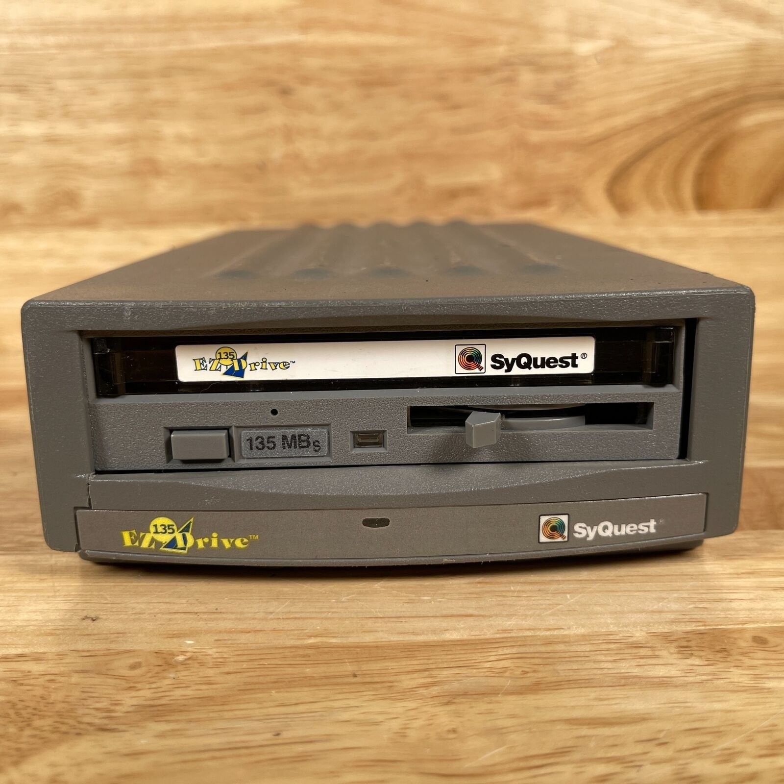 SyQuest EZ135S 135MB 3.5" SCSI Internal Drive 108440-001 108320-003