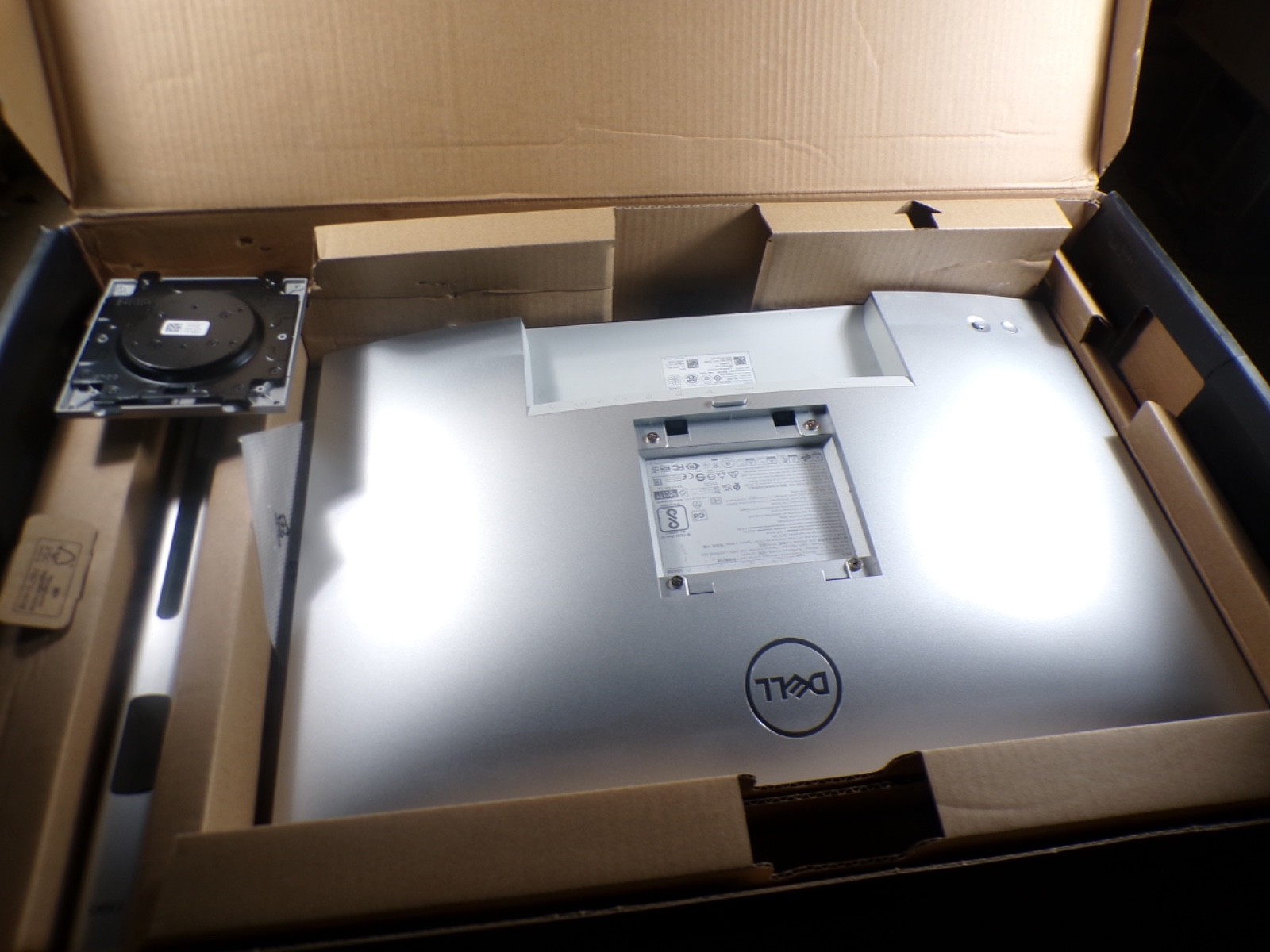 DELL U2421E 24” WIDESCREEN IPS LCD MONITOR W STAND
