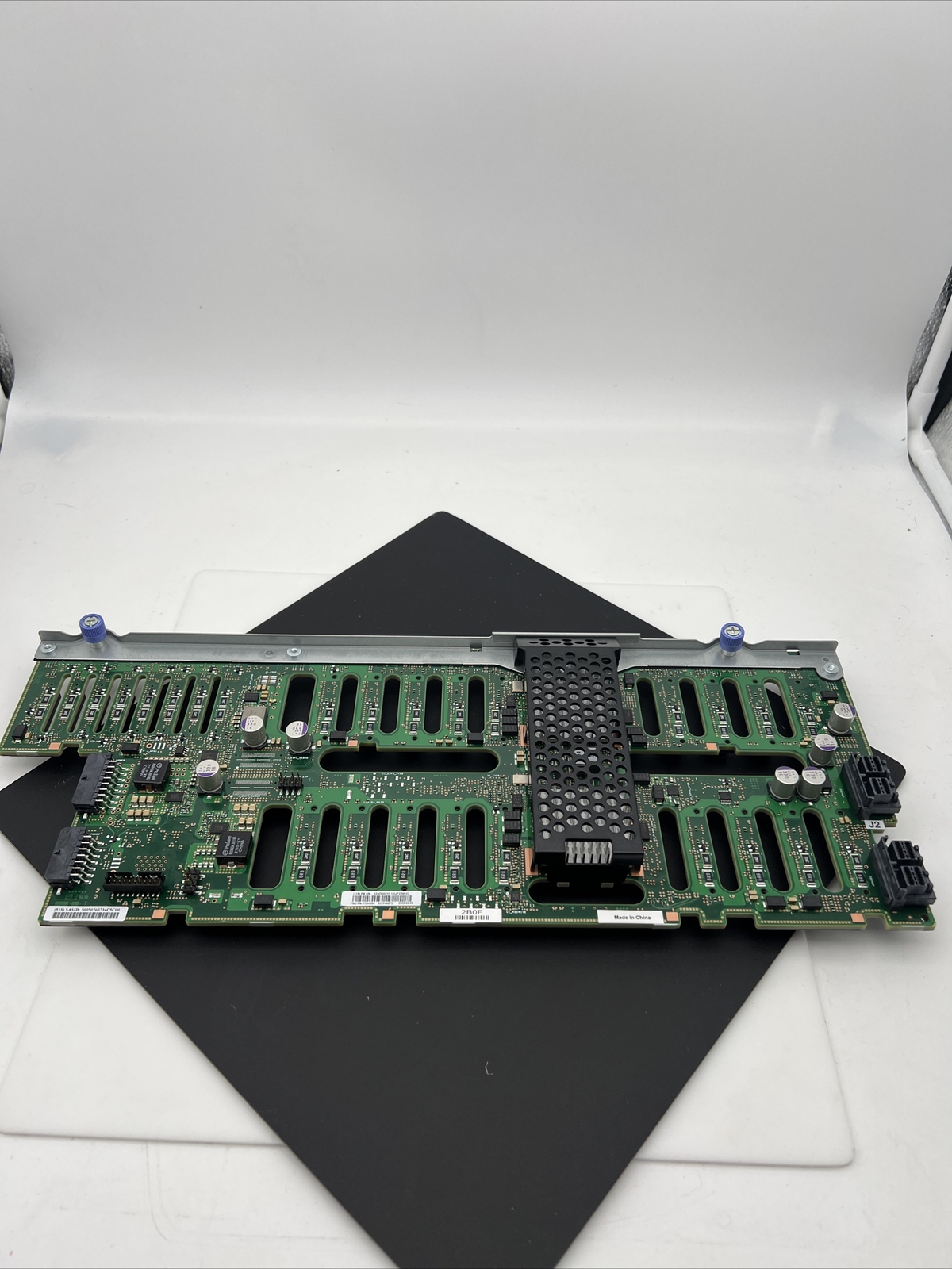 Ibm 01DH384 Sas Backplane 18X Sff-3 Bays For Parts or Not Working