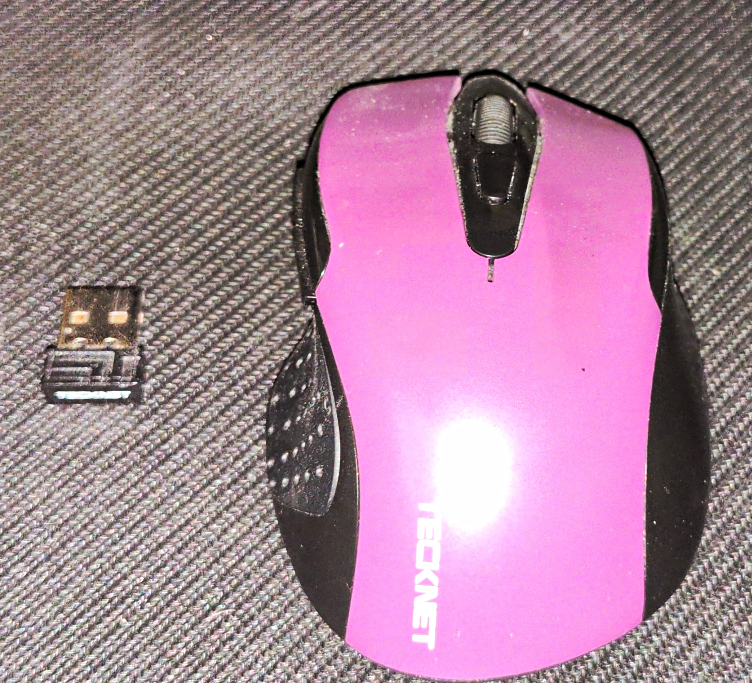 TeckNet M003 Wireless USB Optical Mouse 2400 DPI 6-Button Scroll Purple/Black