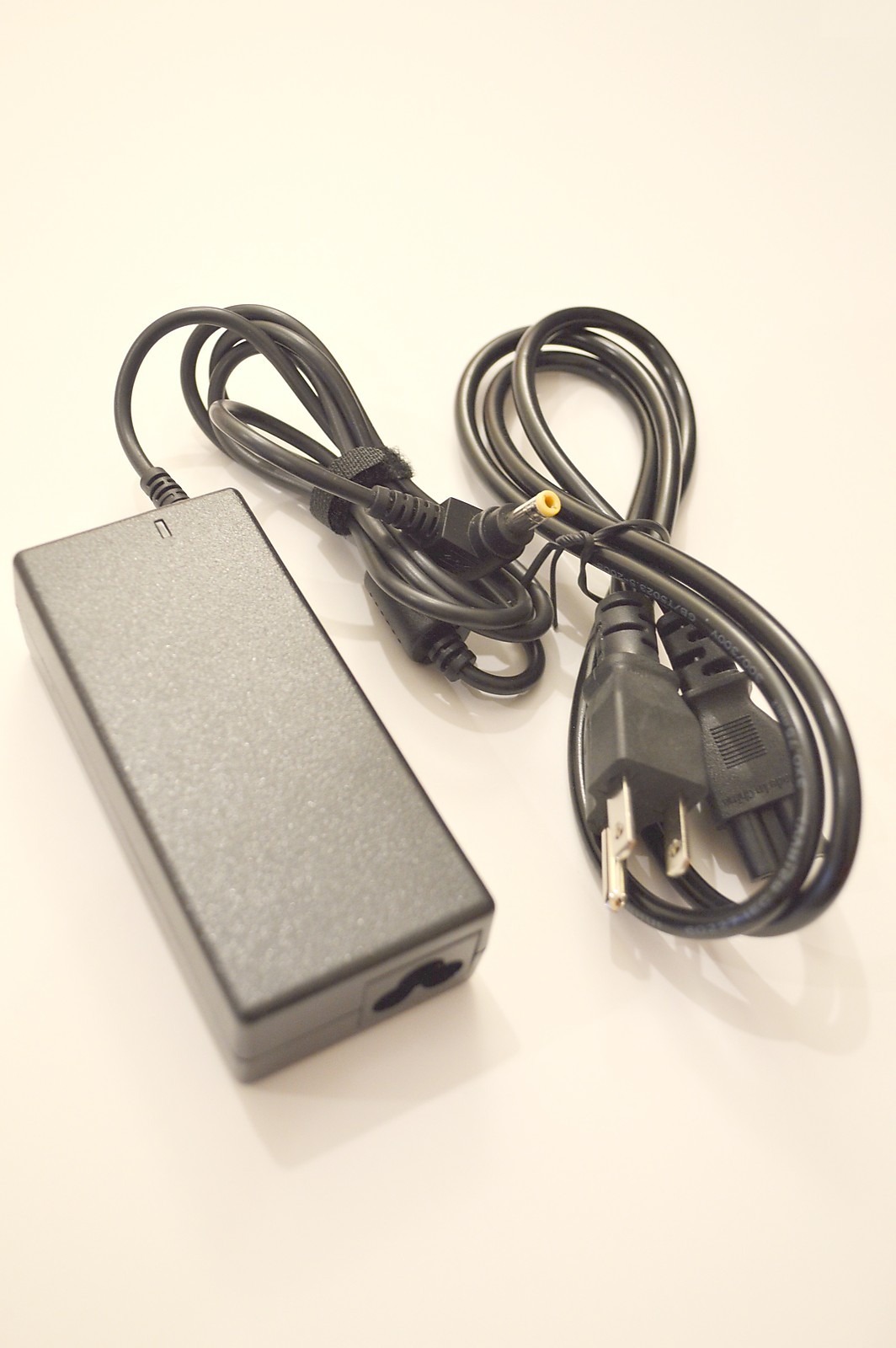 AC Adapter Charger For Asus R556LA-RH31(WX), F556UA-EB71, R554LA-RH31T(WX)