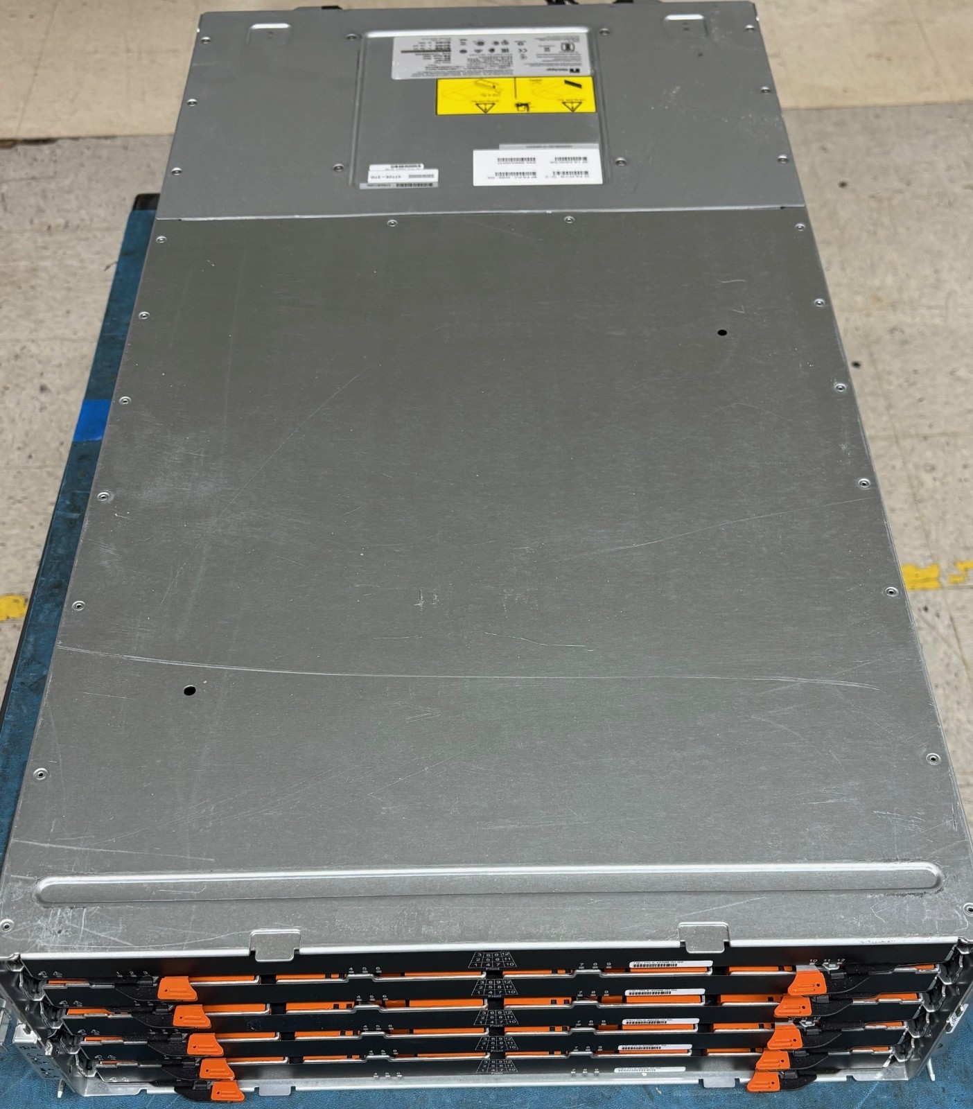 NetApp E-X5680A-QS-R6   4Ux60-60 Slot with dual ESM's & Power Supplies - 6Gbps