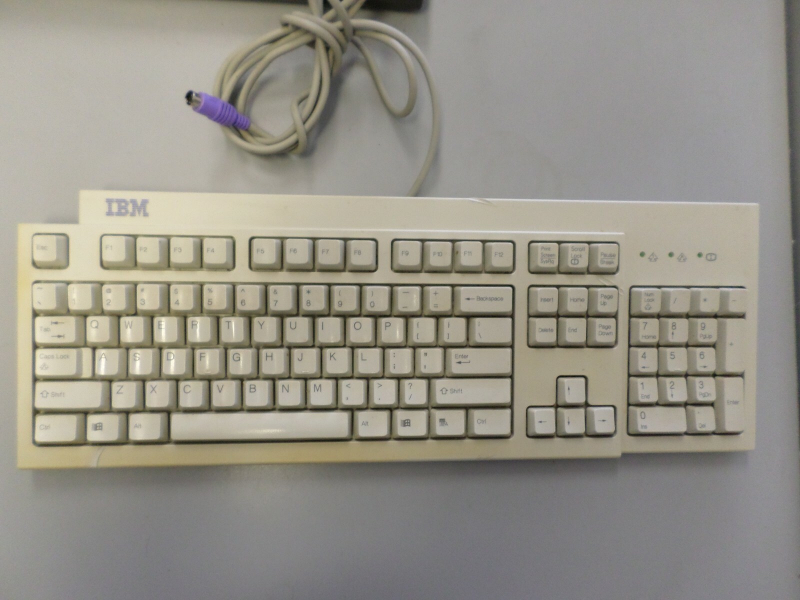 Computer Keyboard IBM KB9910 White Wired PS/2 Vintage Desktop Tested Working