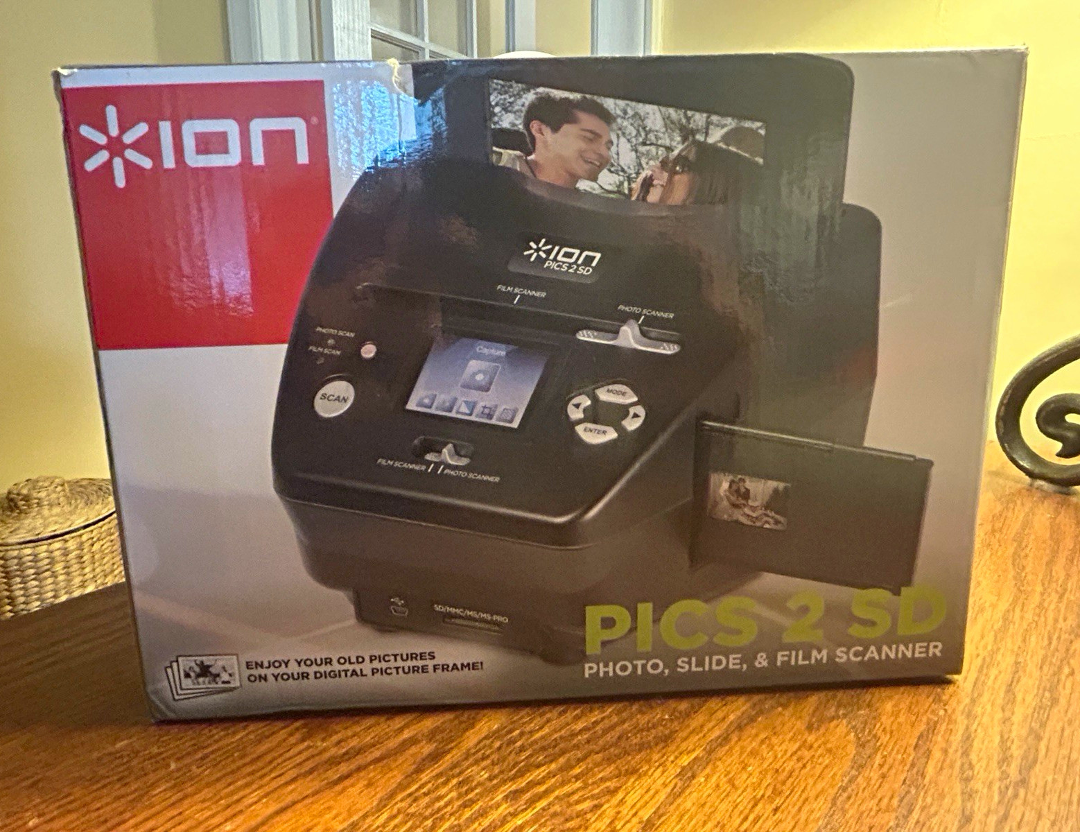ION PICS 2 SD Photo Slide & Film Scanner 2500 DPI CCD USB SD Standalone