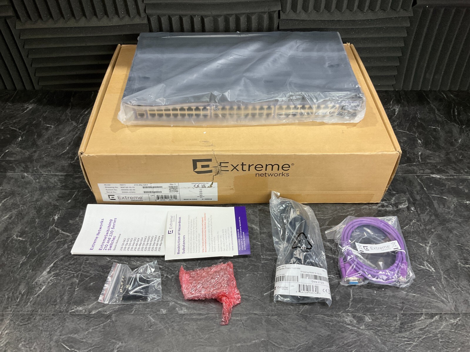 Extreme Networks ExtremeSwitching 210-48p-GE4 48 port Gigabit PoE+ Switch 16571