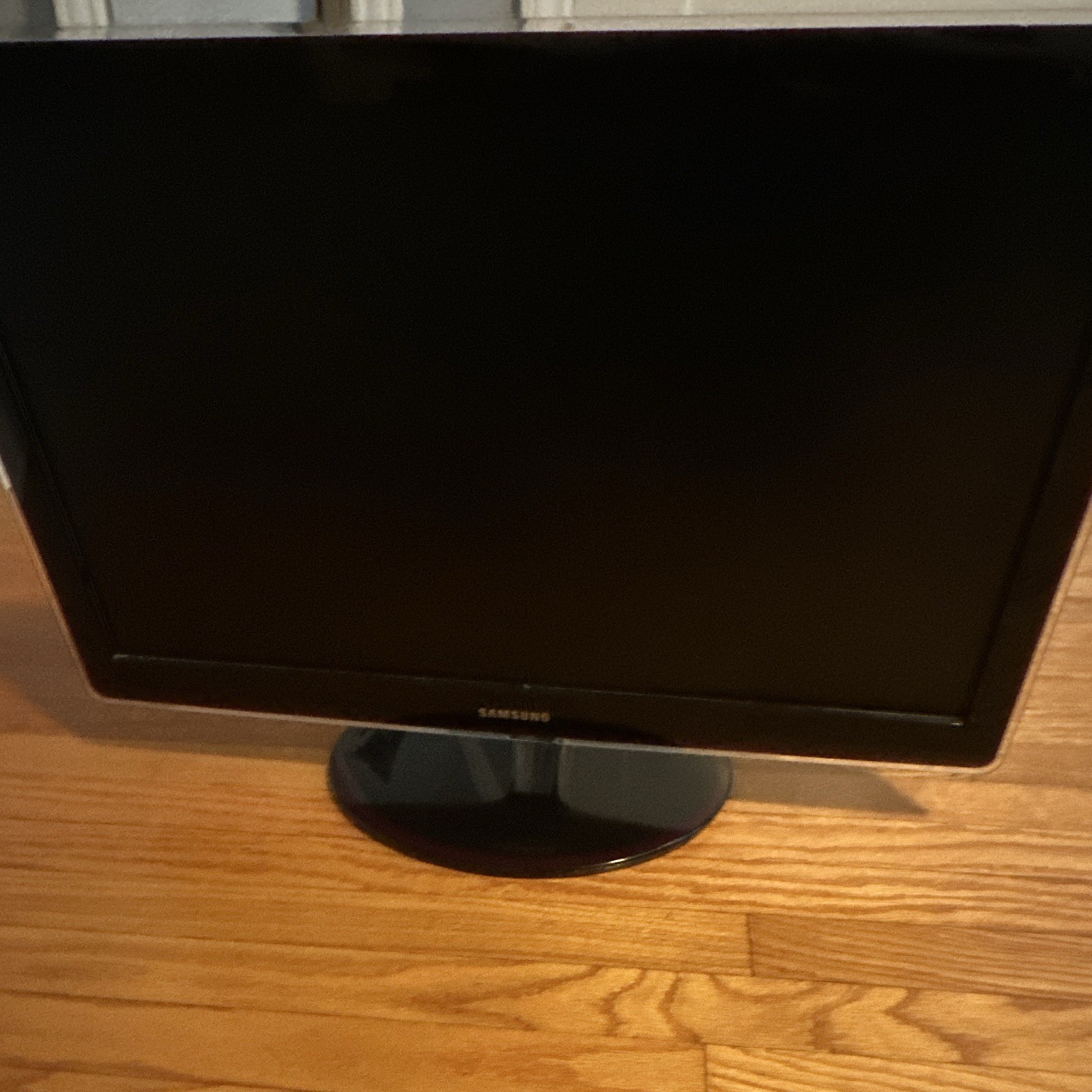Samsung SyncMaster 21.5" LCD Widescreen Monitor 1920x1080 5ms 60Hz Black