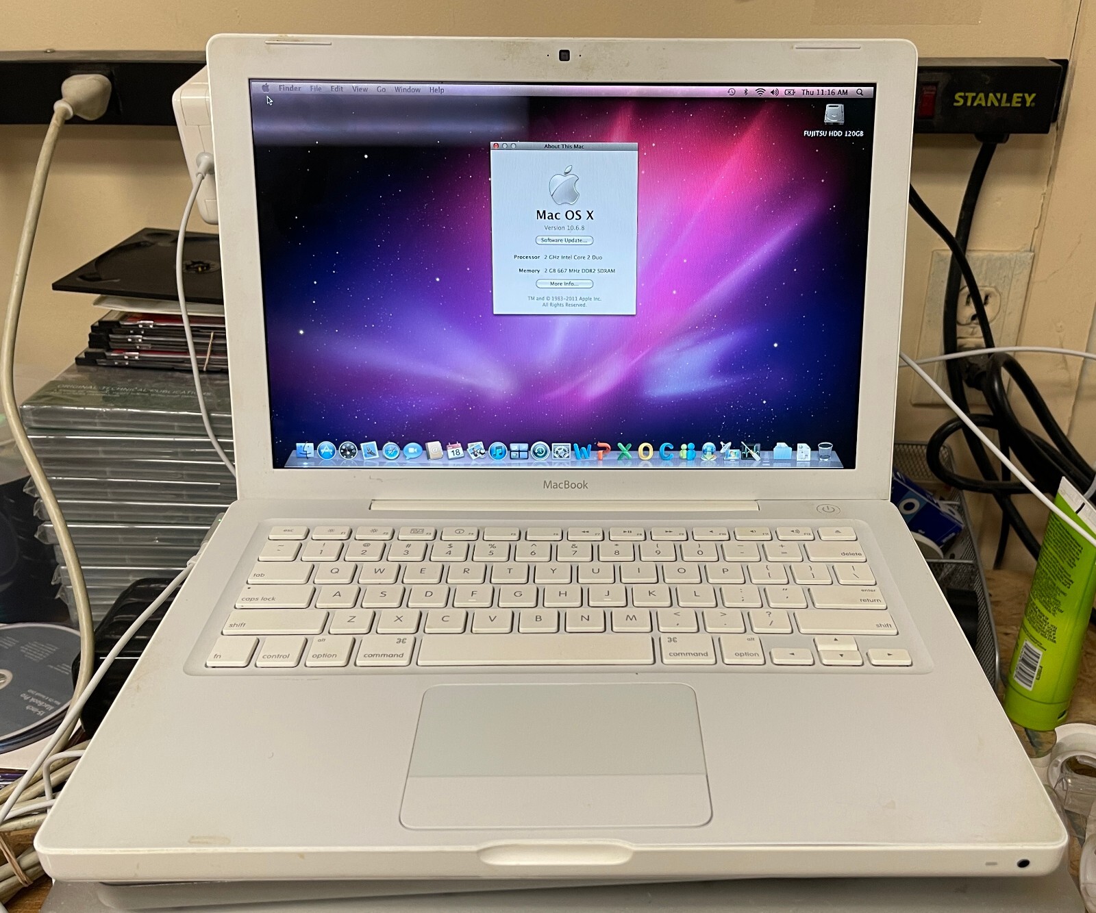 Apple MacBook 13-inch January 2009 2GHz Intel Core 2 Duo (MB881LL/A)