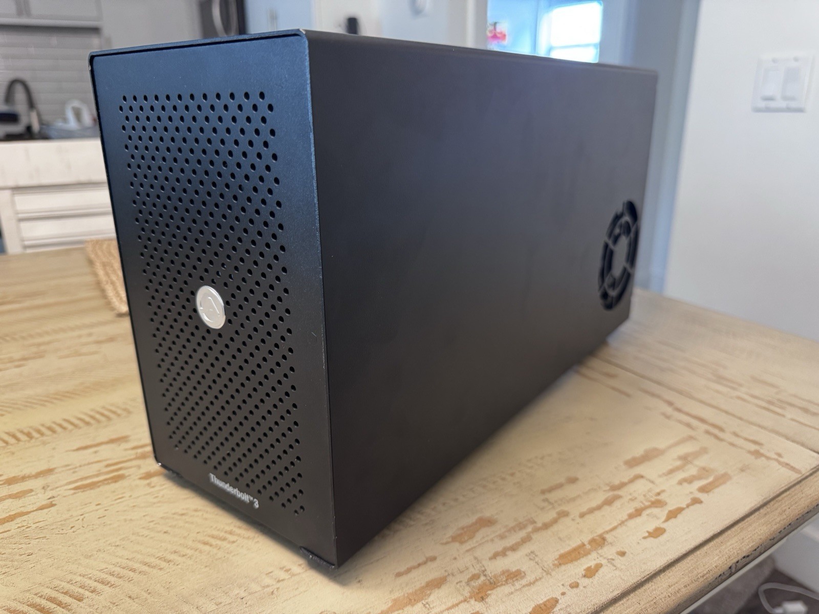 Akitio Node THUNDERBOLT3 External GPU  (Tested + Working)