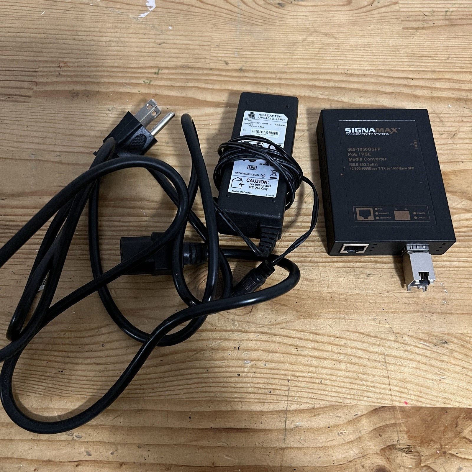 Signamax 065-1050GSFP PoE Media Converter 10/100/1000BaseT/TX To 1000Base SFP