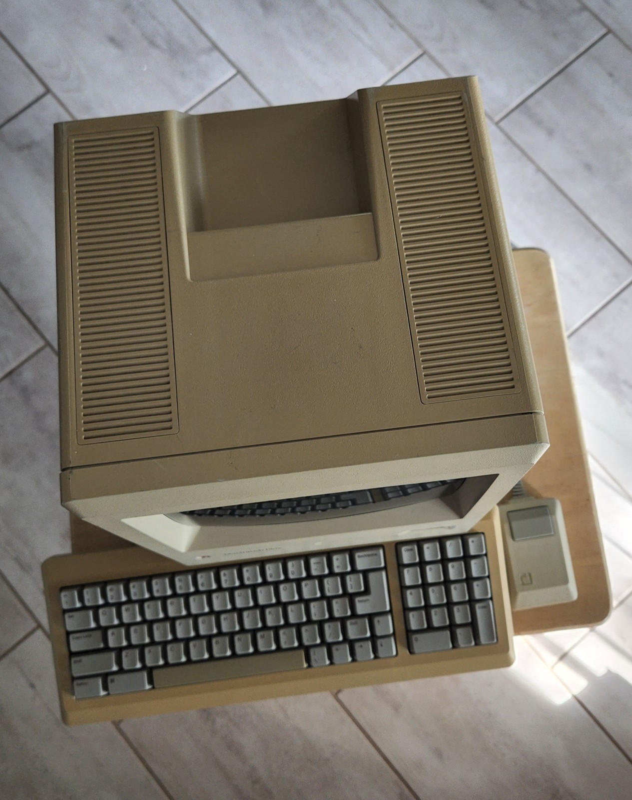 Apple Macintosh Plus 1987 1Mb Vintage Computer with Keyboard and Mouse