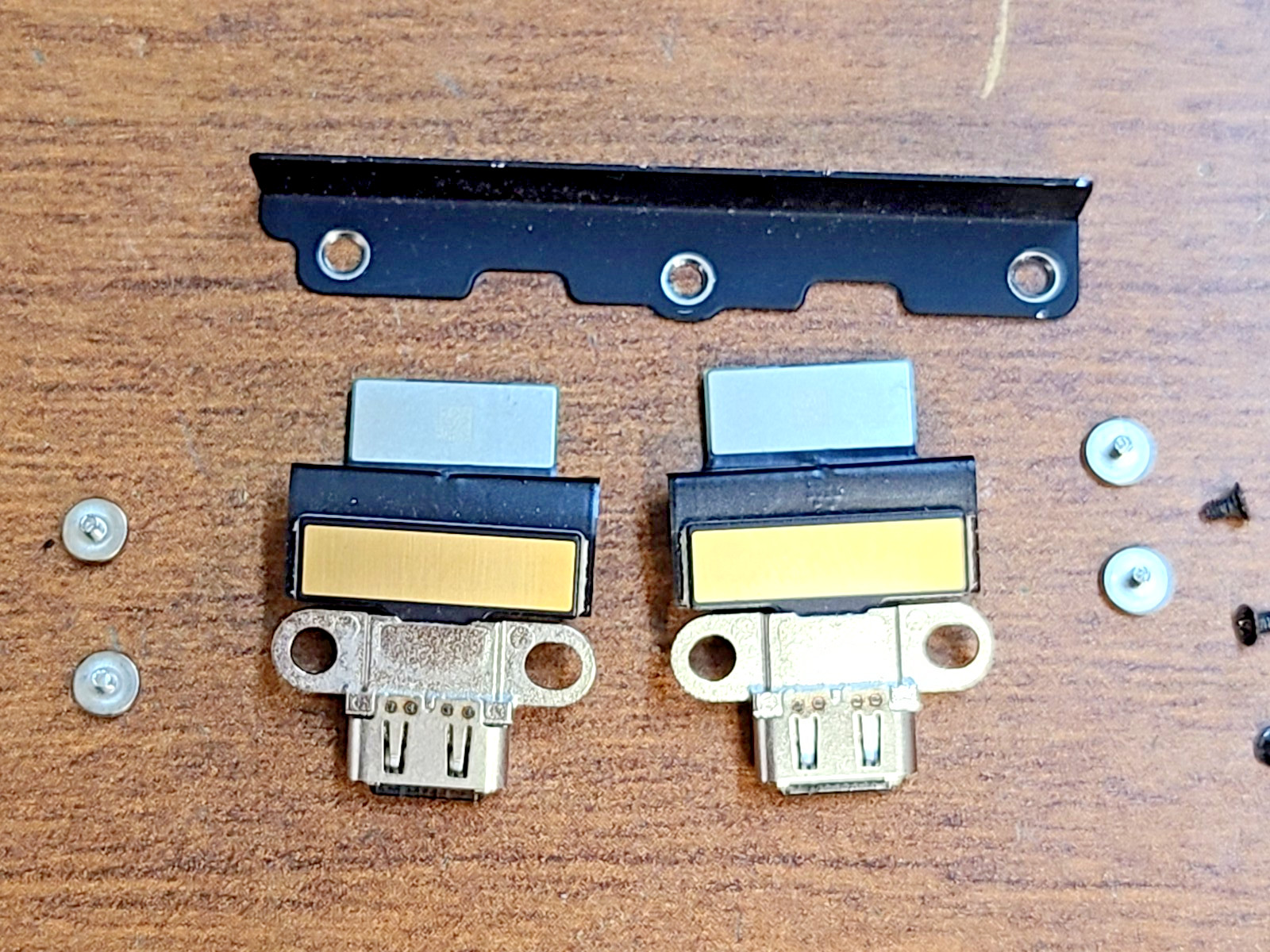 GENUINE MICROSOFT 2X USB BOARD SURFACE STUDIO LAPTOP HOLDER 1964 M1149713-007