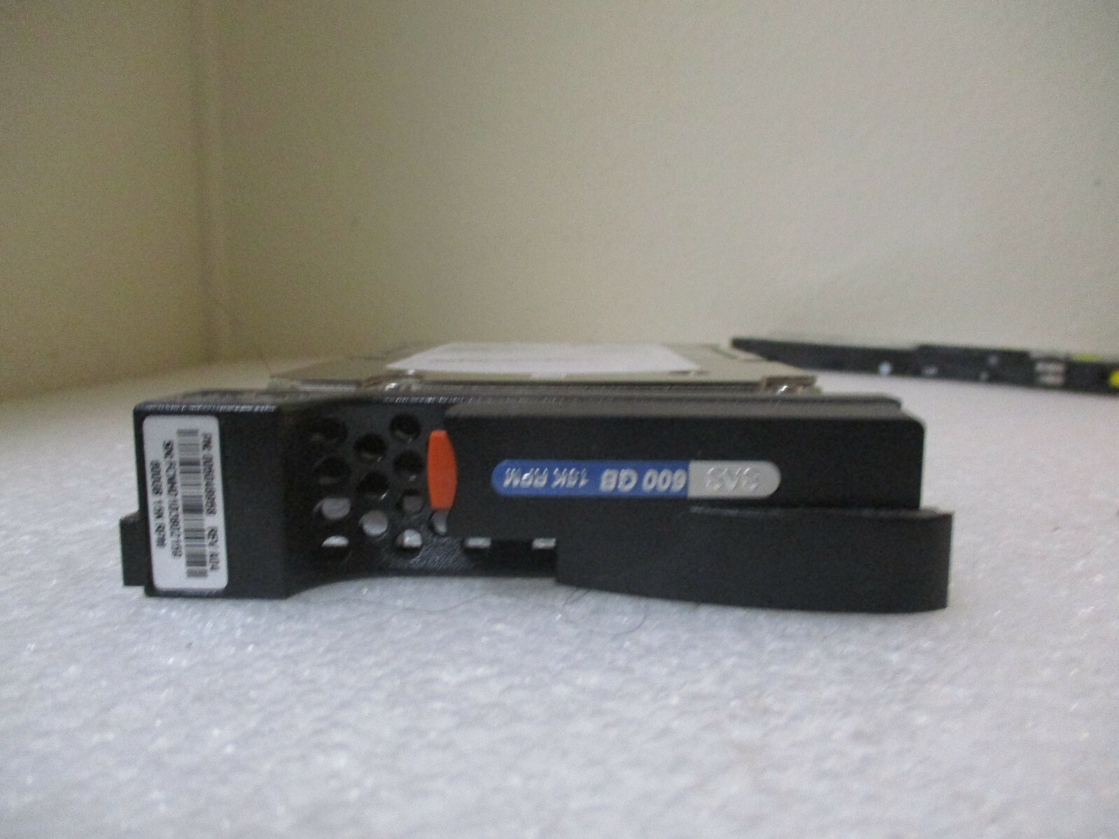 EMC AX4 NX4 600GB SAS 15k RPM Hard Disk Drive AX-SS15-600 005048958  