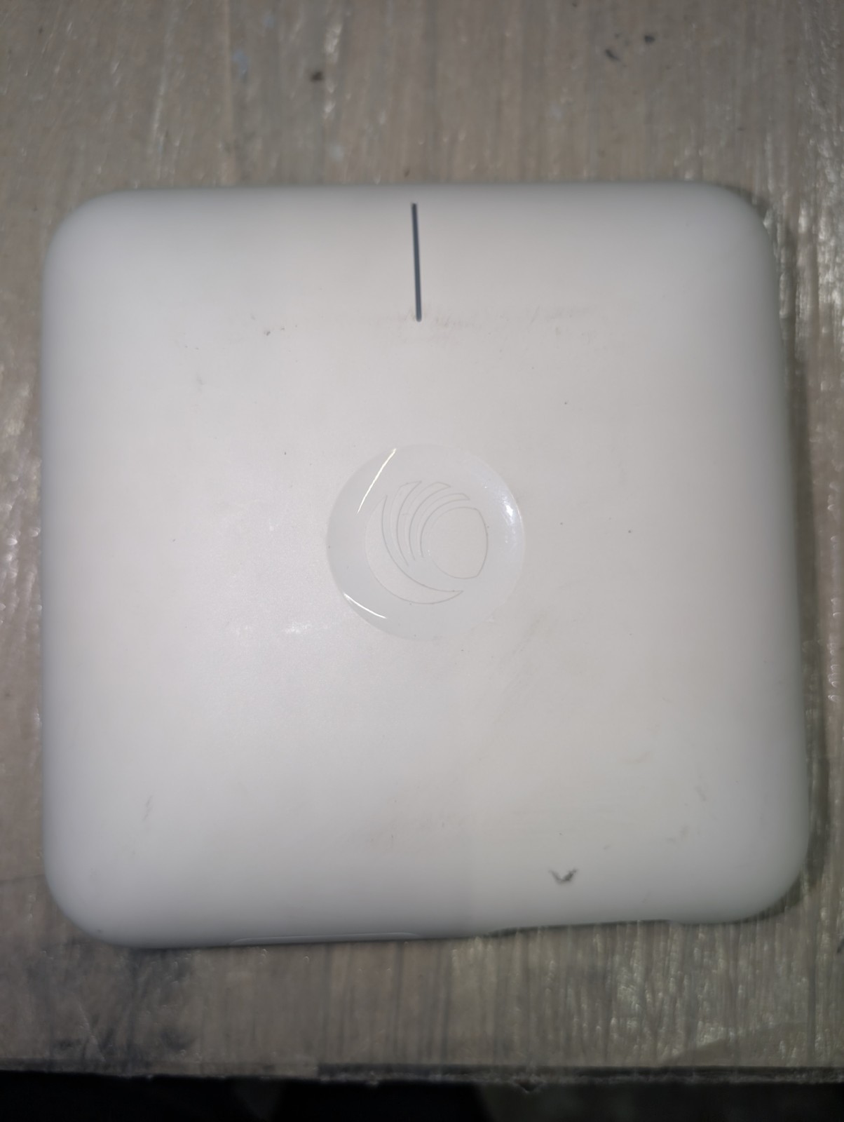 Cambium Networks cnPilot e600 Wi-Fi Access Point Gigabit 802.11ac  AP ONLY