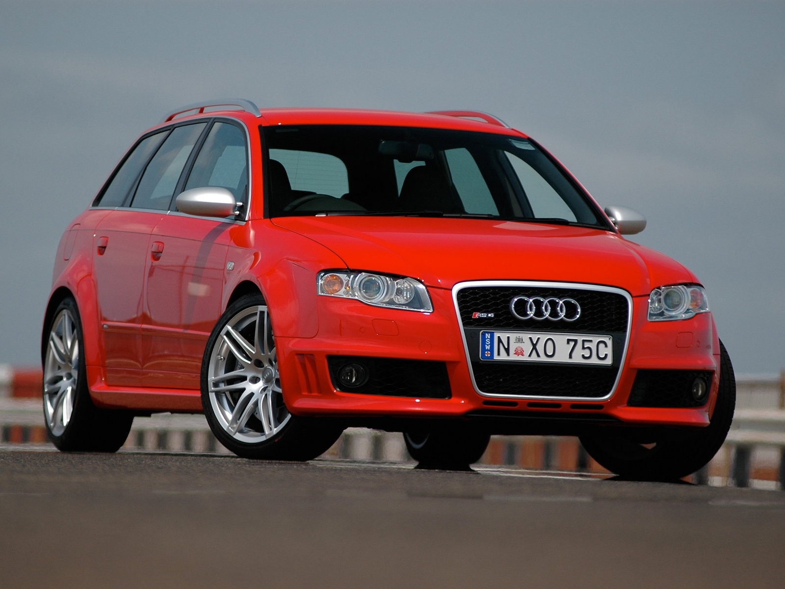 Cars 2006 audi rs 4 avant au spec b7 8e Desk Mat Stitched