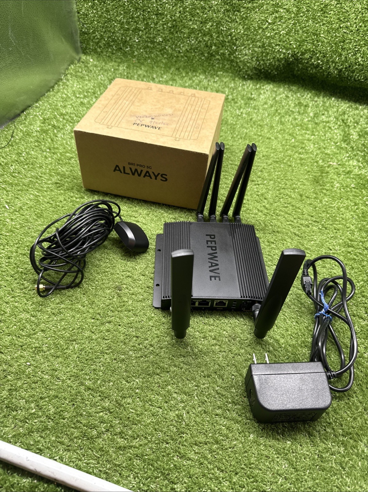 Peplink Pepwave MAX BR1 Pro 5G Mobile Router. S6