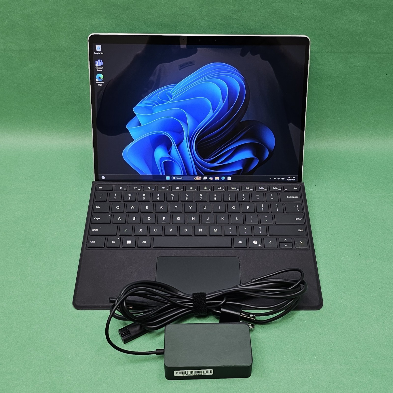 Microsoft Surface Pro 8 1983 13" Touch Core i5-1145G7 2.60GHz 8GB RAM 256GB SSD