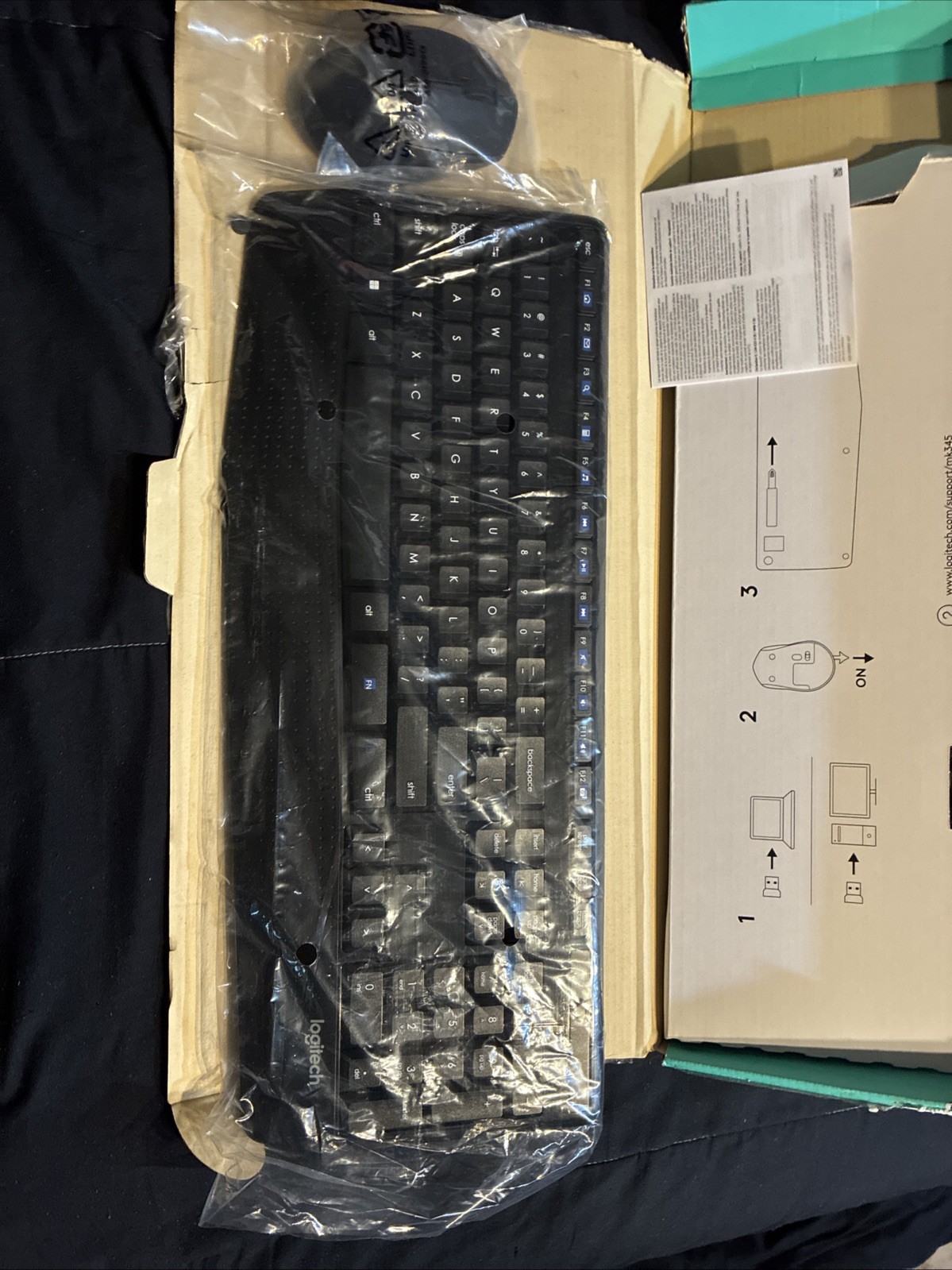 Logitech MK345 Comfort Wireless Keyboard Mouse with Palm Rest Black
