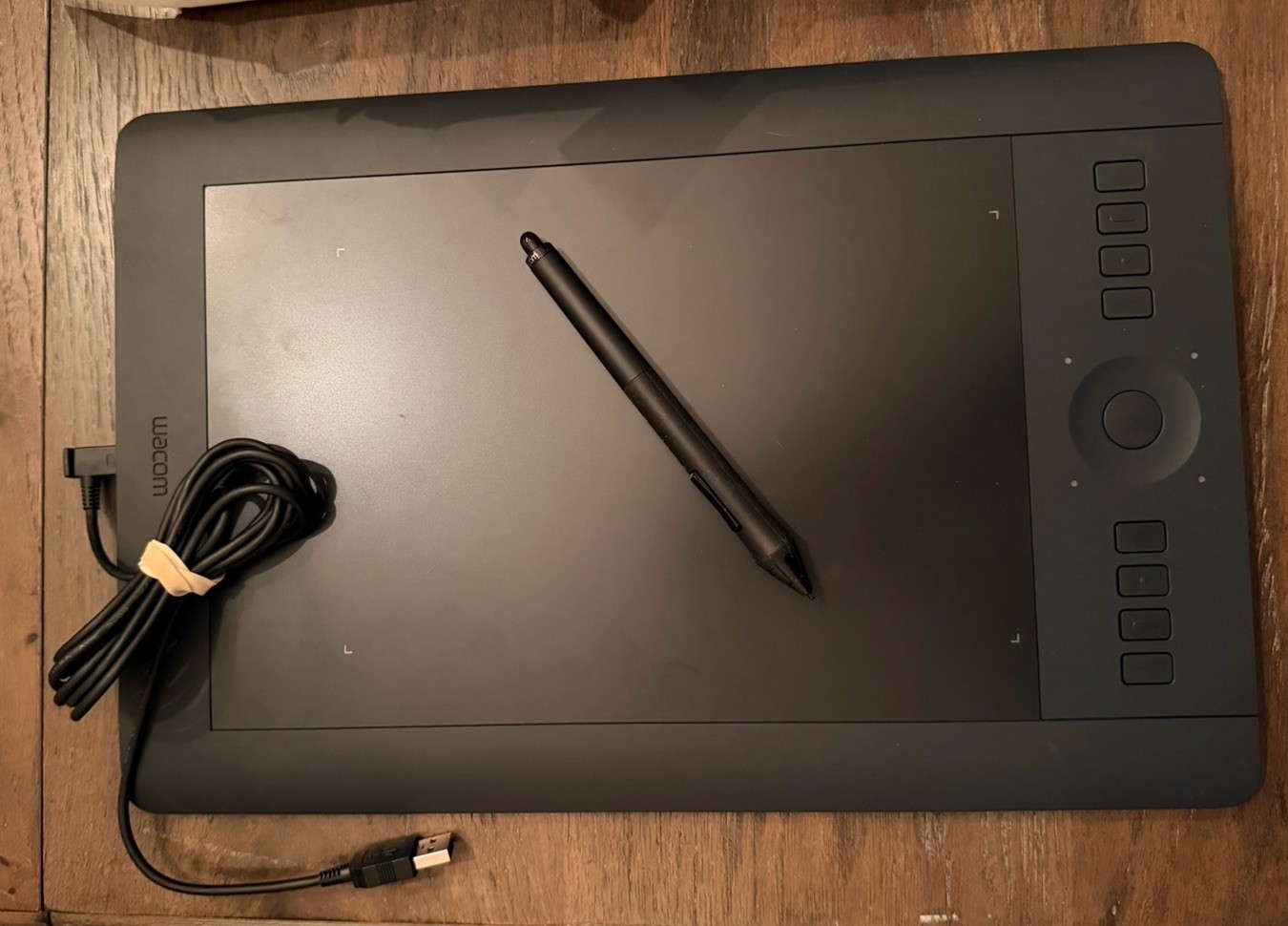 Wacom Intuos Pro Medium PTH-651 Pen Tablet, with pen, Excellent Condition