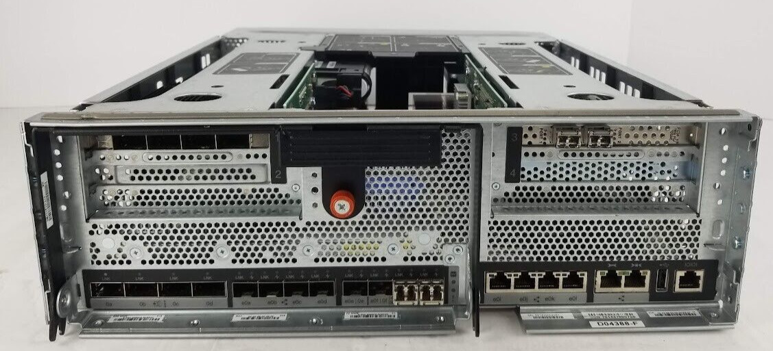 NetApp 111-01211+B0 D04388-F Controller w 8 PCS OF RAM / BATTERY / CPUs