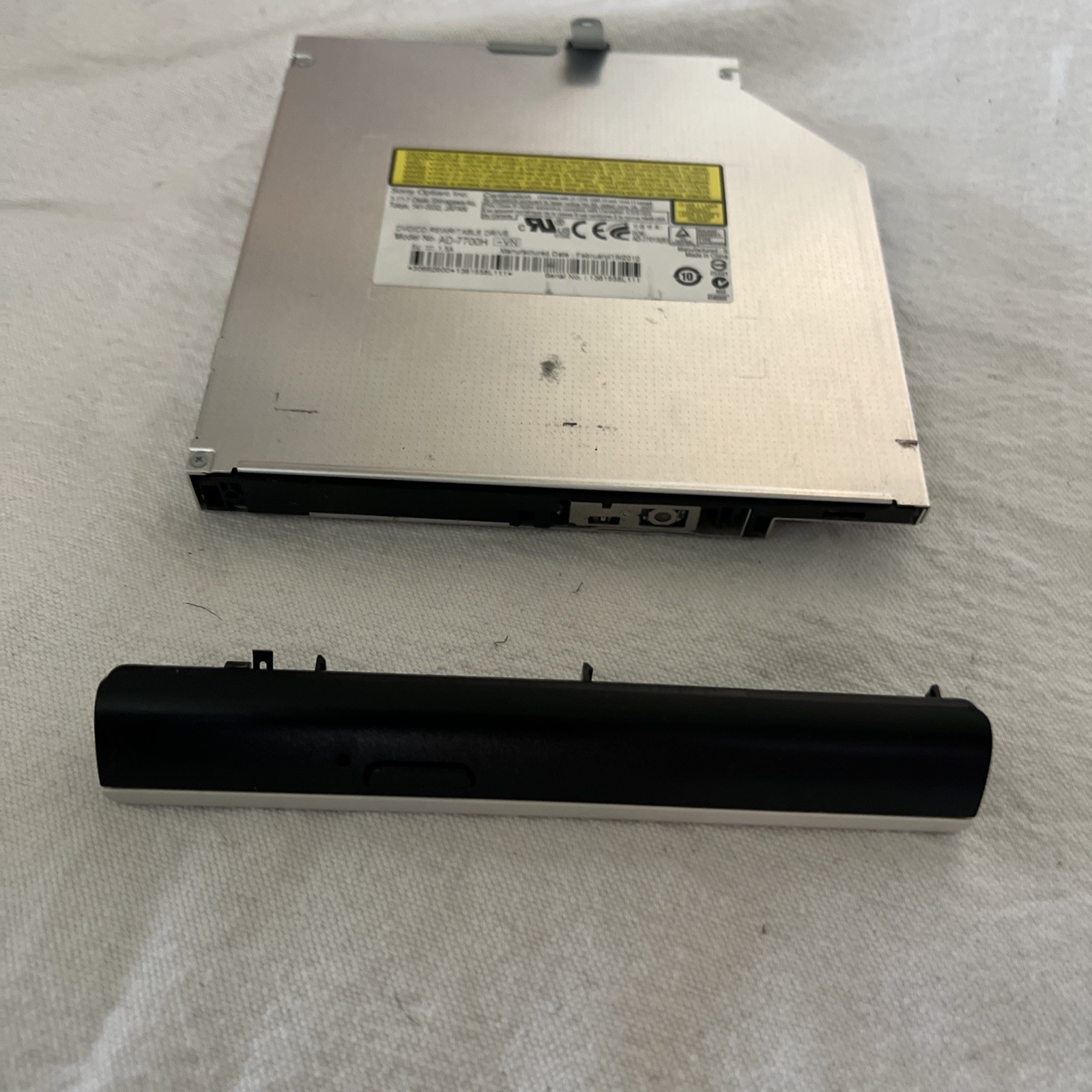 Sony Optiarc AD-7700H slim internal DVD/CD rewritable drive