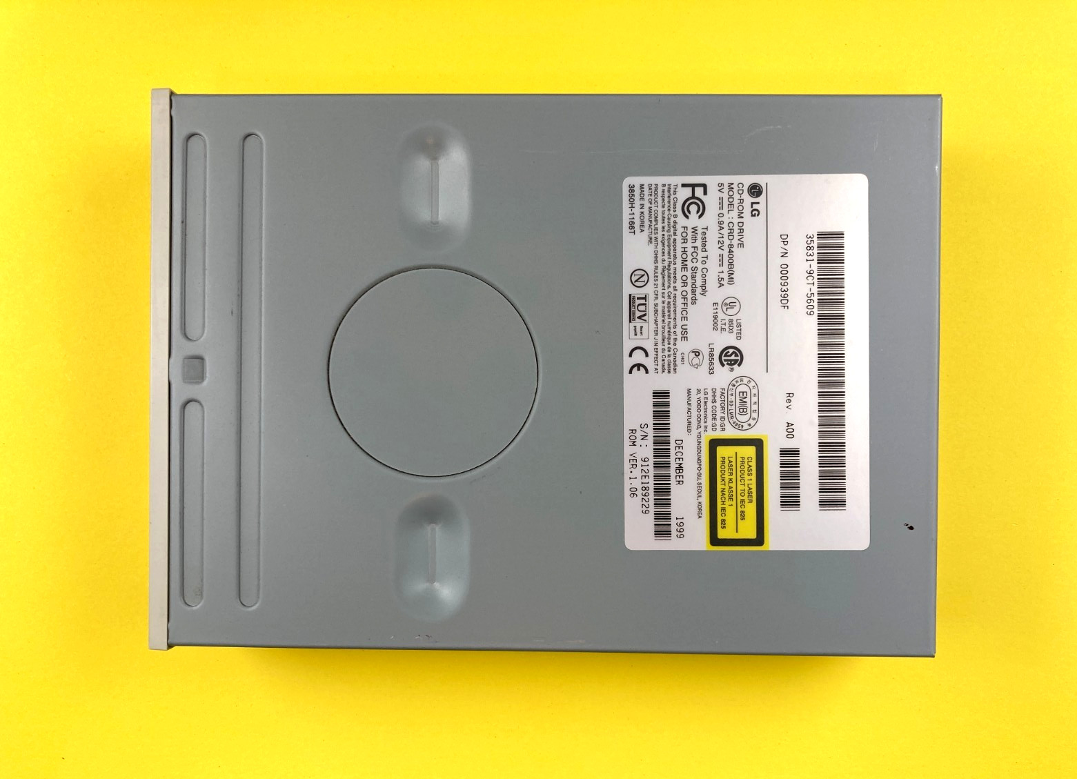 LG CRD-8400B 40x IDE Internal CD-ROM Drive TESTED / WORKING