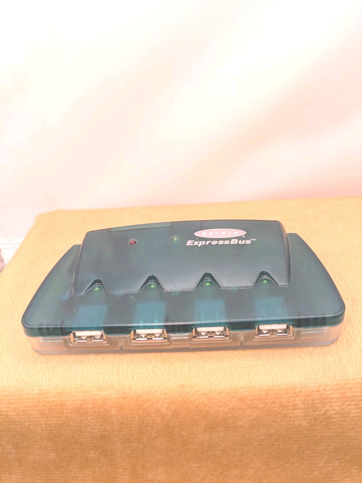 Belkin Express Bus USB Port F5U001-BLU W/AC Adapter