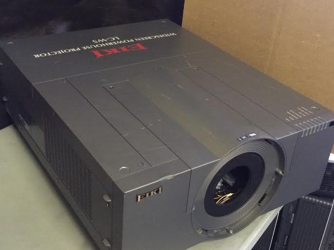 EIKI LC-W5 (SANYO PLC-WF20,CHRISTIE LW600) LCD PROJECTOR, 6000 LUMENS 