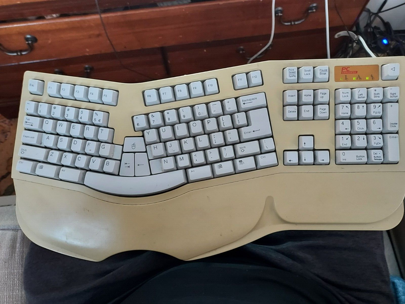 Vintage PC Concepts SK-6000 Ergonomic Keyboard PS/2   OC2i