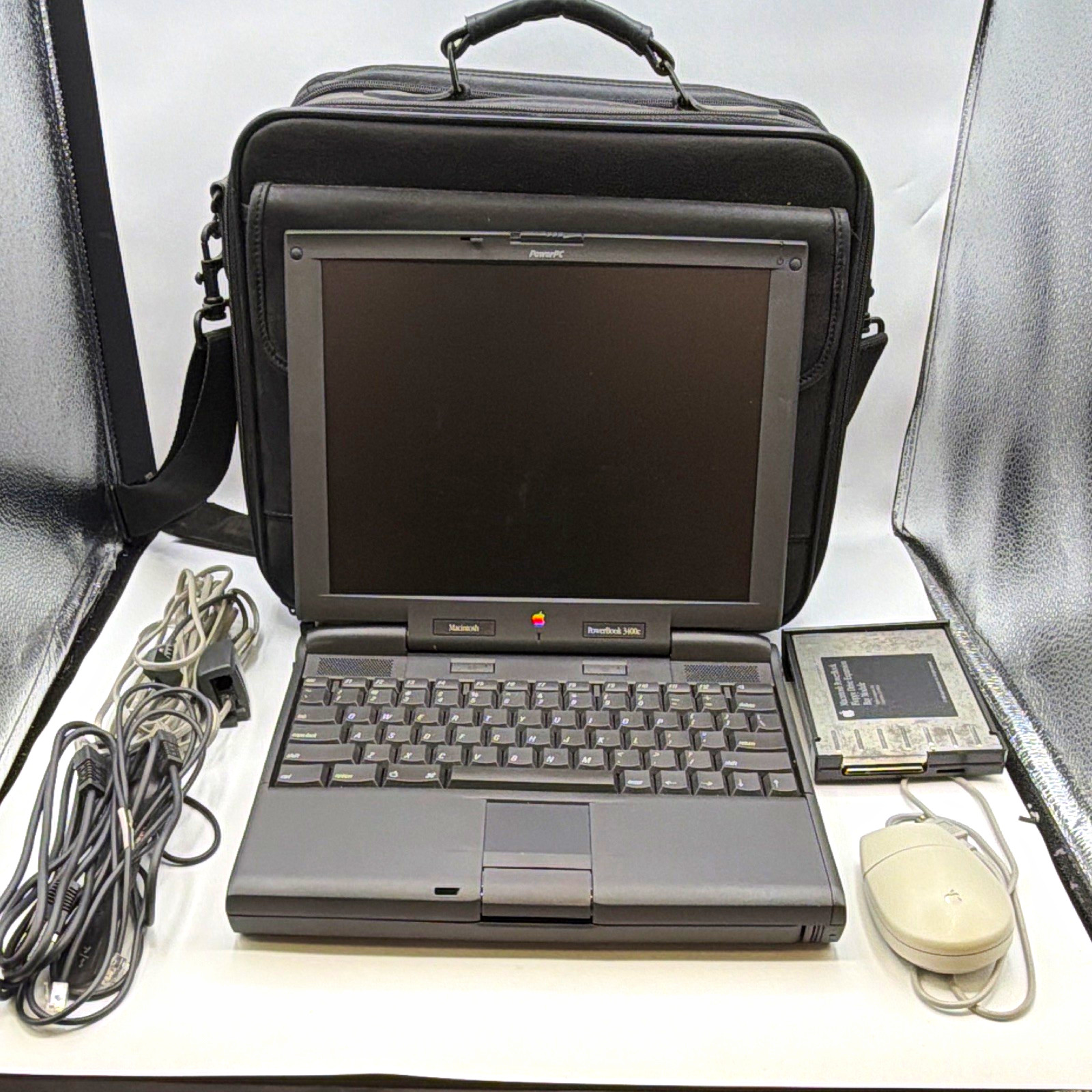 Apple PowerBook 3400c Gray 12in PowerPC 240MHz 16MB 1.3GB w Bag & Mouse UNTESTED