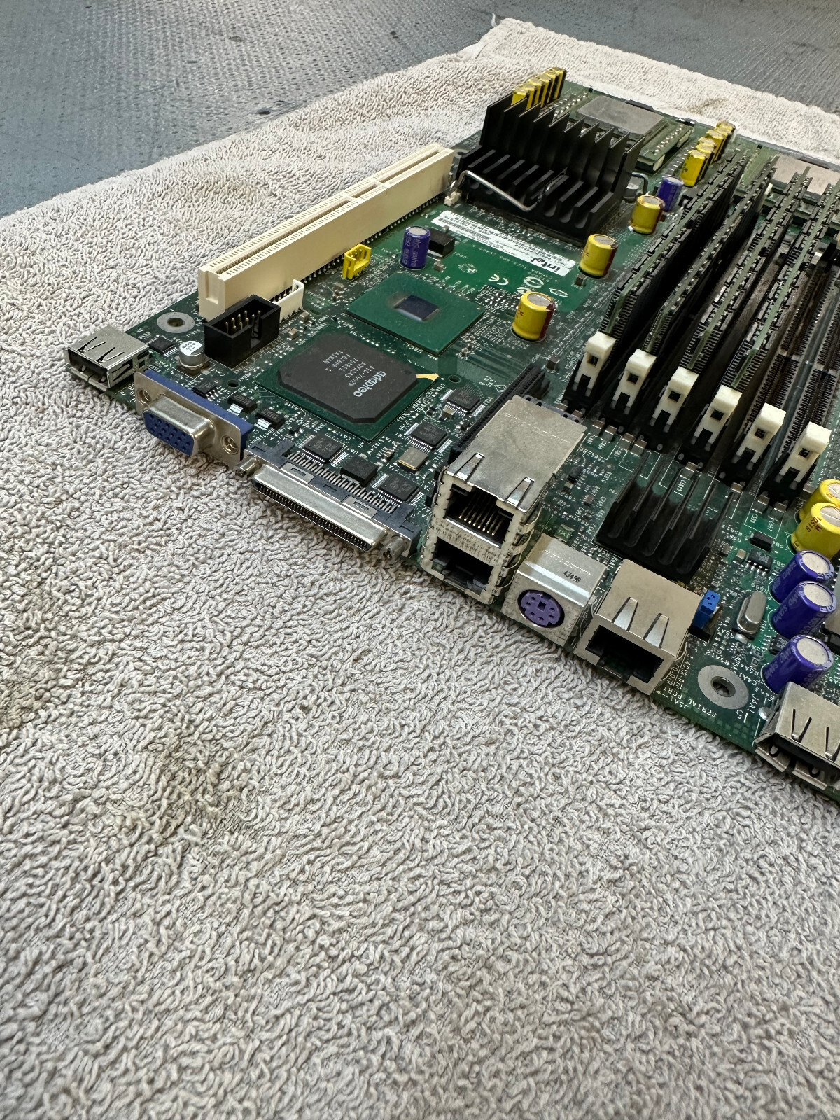 Intel Server Board SE750WV2