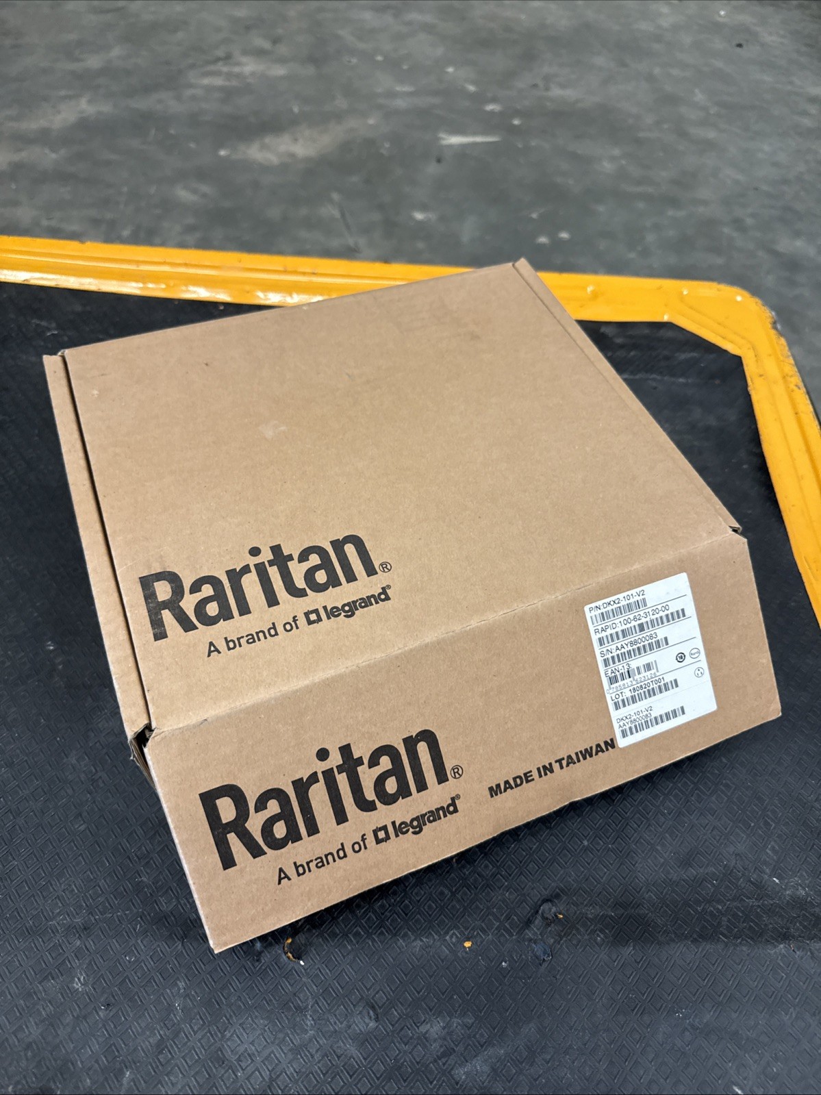 NEW Raritan Dominion DKX2-101-V2 IP KVM Switch New