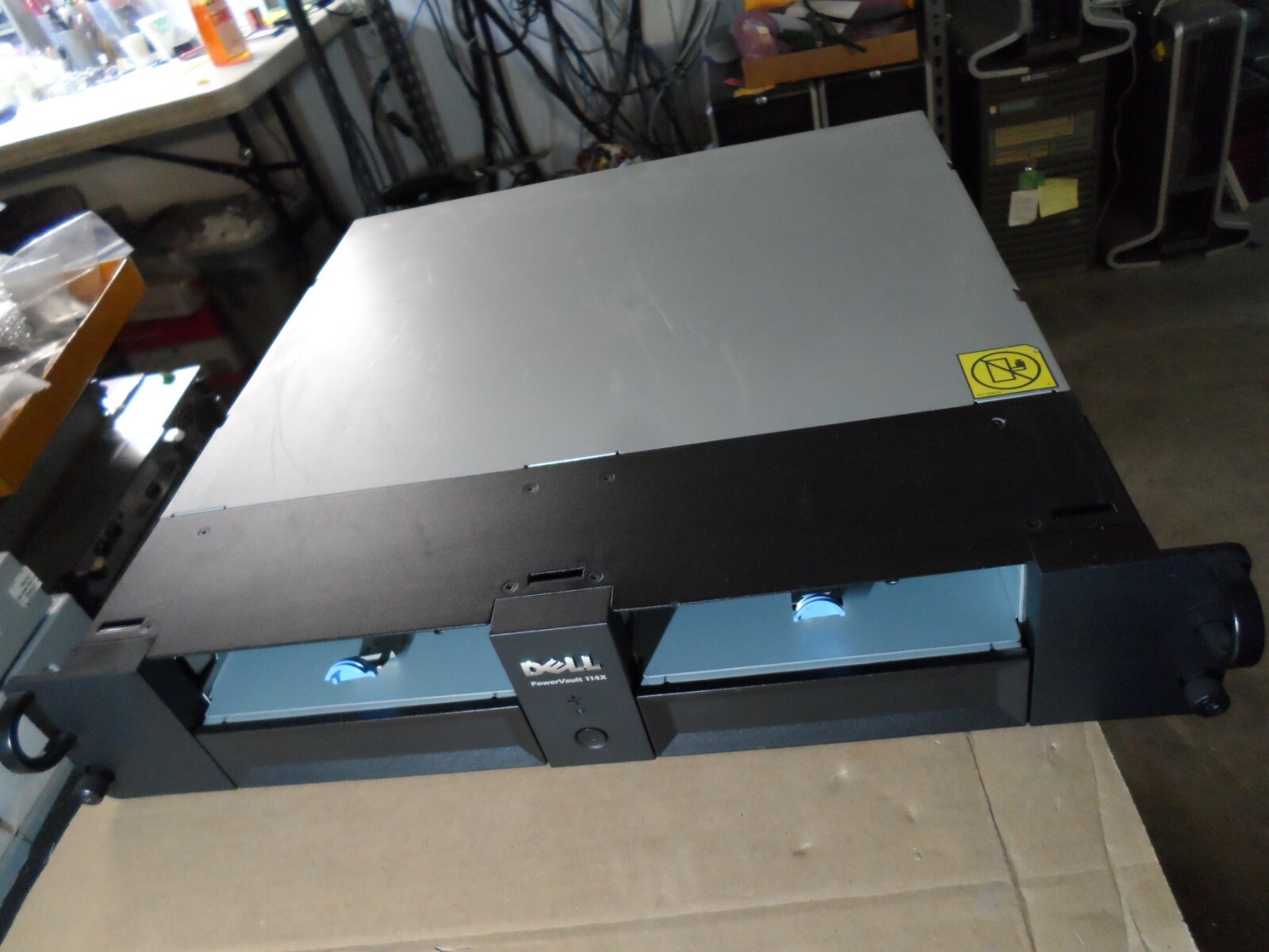 Dell Powervault PV114X 114X Rackmount SAS 2u rack Y0YJ7 46C2878 0Y0YJ7 NoDrive