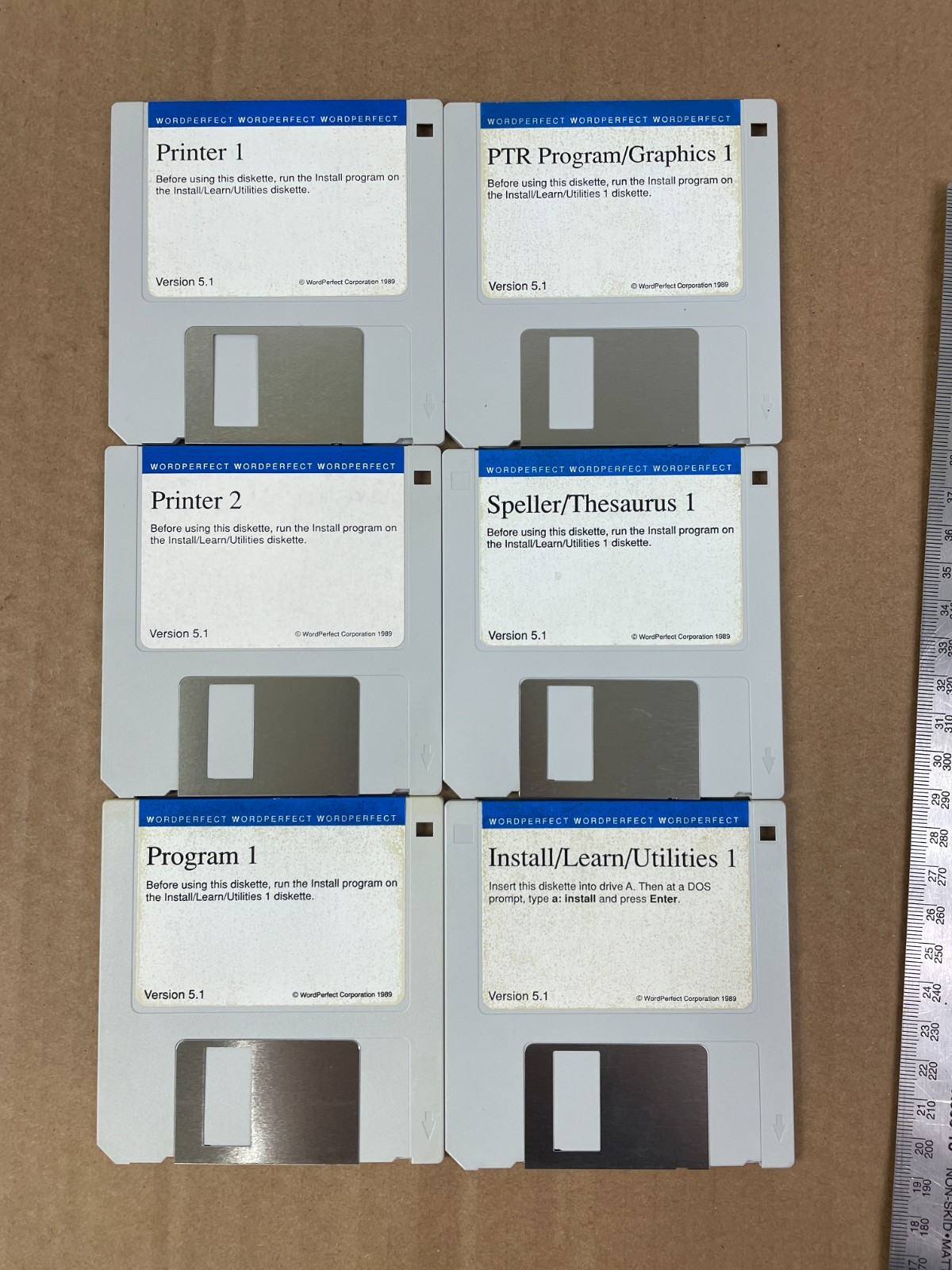 WordPerfect 5.1 for DOS - 1989 w/3.5 Diskettes, Workbook, Reference Manual