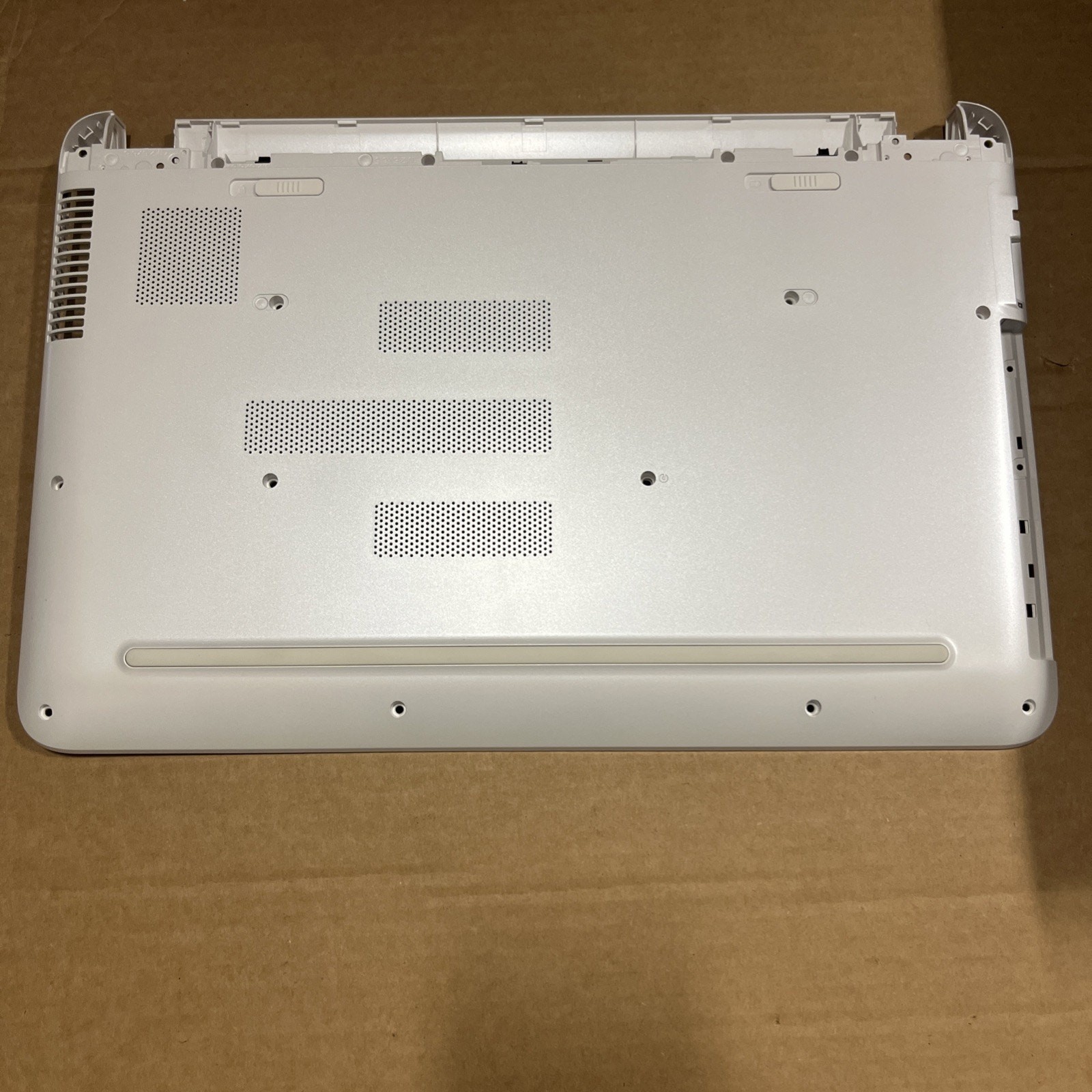 ORIGINAL HP PAVILION 15-AB293CL 15.6" LAPTOP BOTTOM CASE / BASE COVER 809022-001