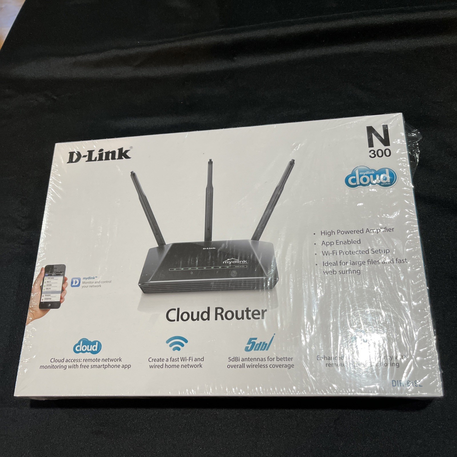D-LINK DIR-619L Wireless N 300 Router WiFi.  New in box Protective cover intact