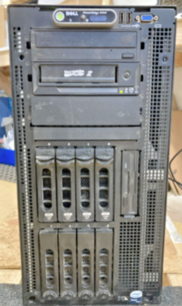 Dell Power Edge 2900 ECM01 Tower Server No HardDrives Includes Power Cables Gen.