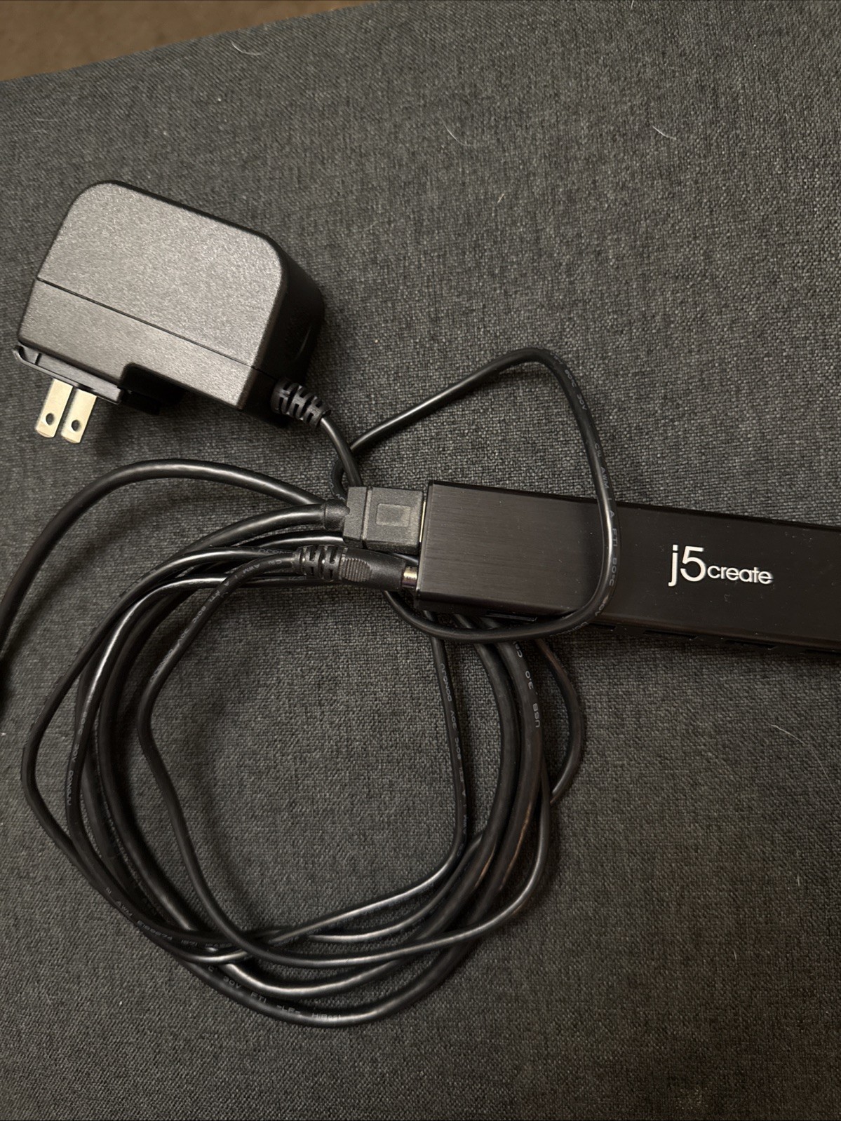 J5create JUH377 USB 3.0 Power Adapter 7-Port, 5Gbps